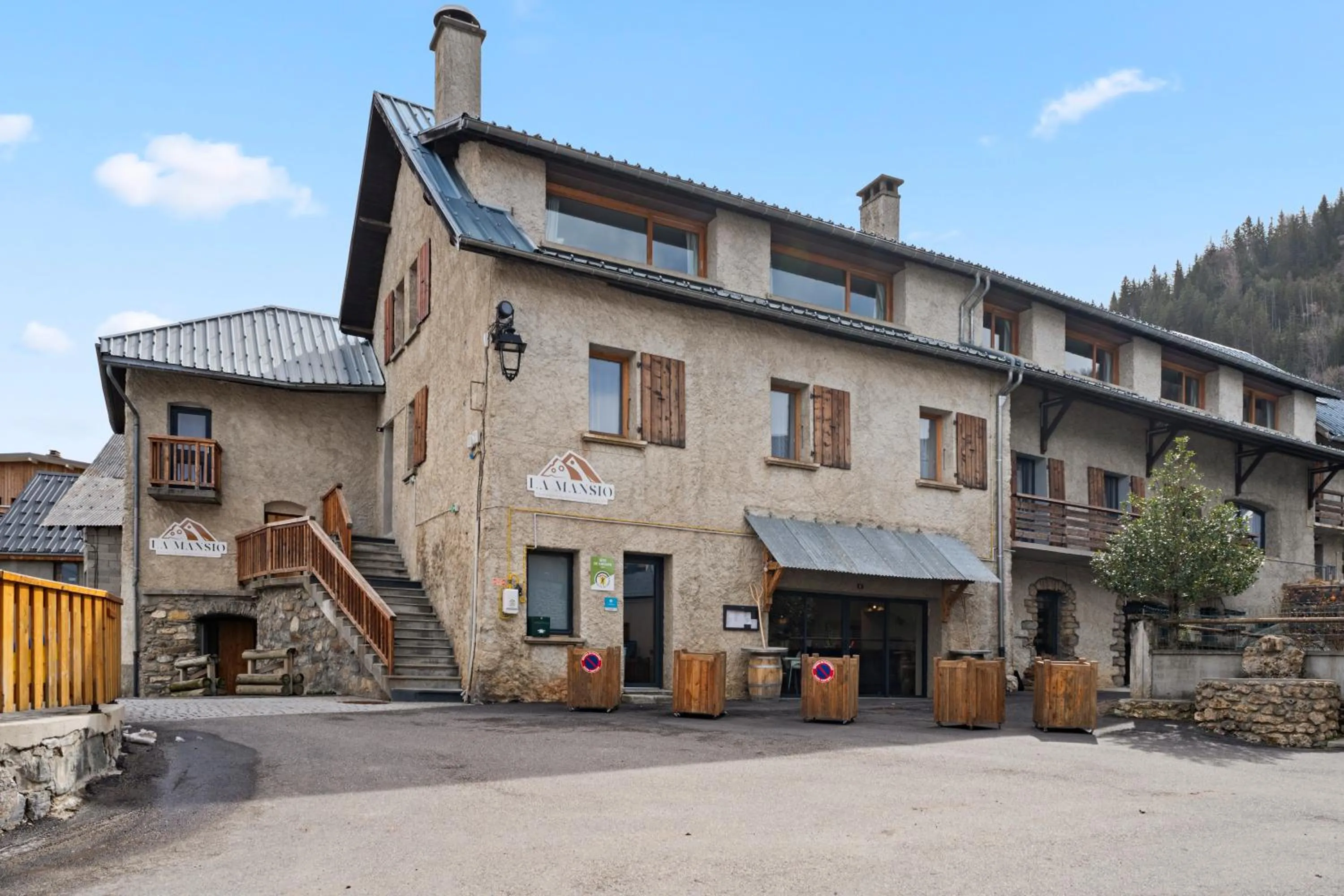 Property building in La Mansio de Bons