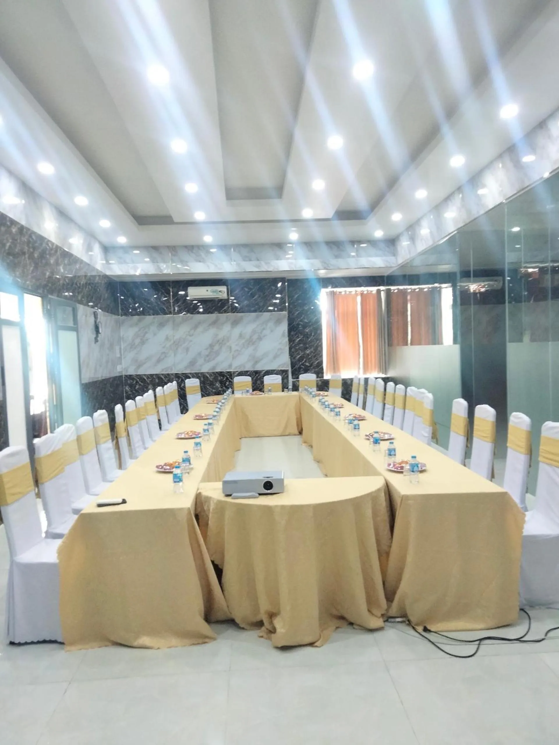 Meeting/conference room in Cao Lanh Hotel