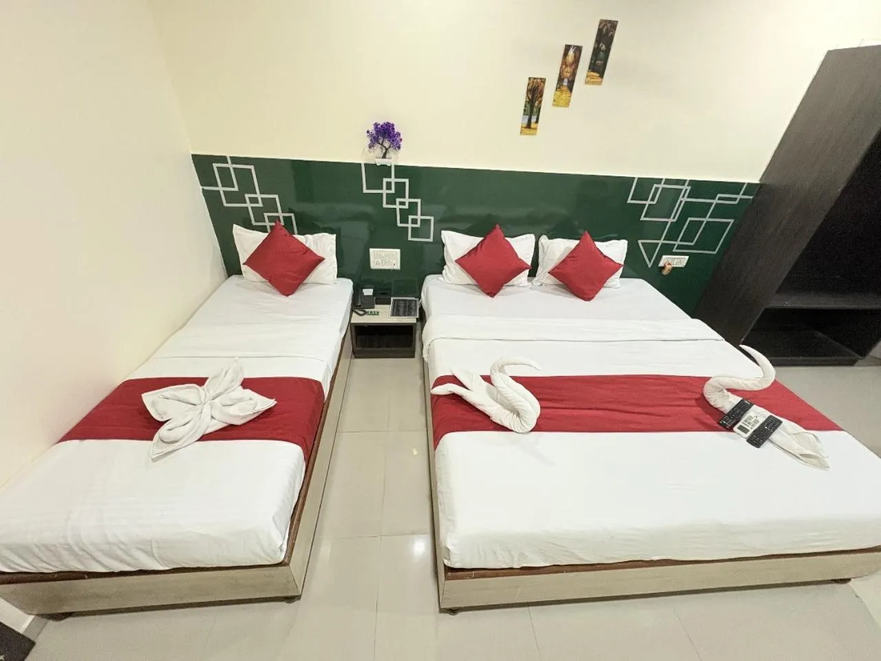 Bed in HOTEL KAILASH PARK