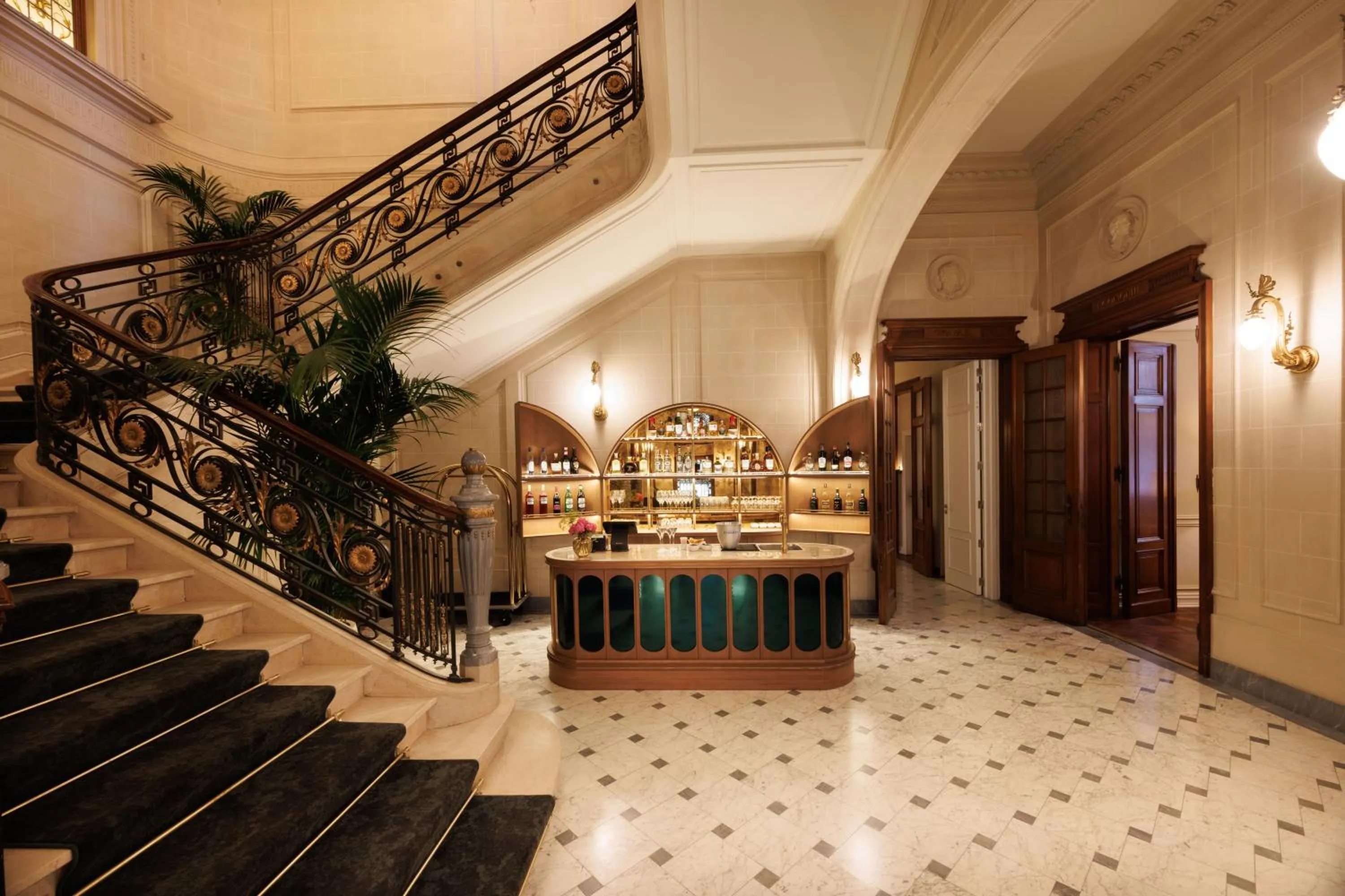 Lounge or bar in Hotel Fleur de Ville