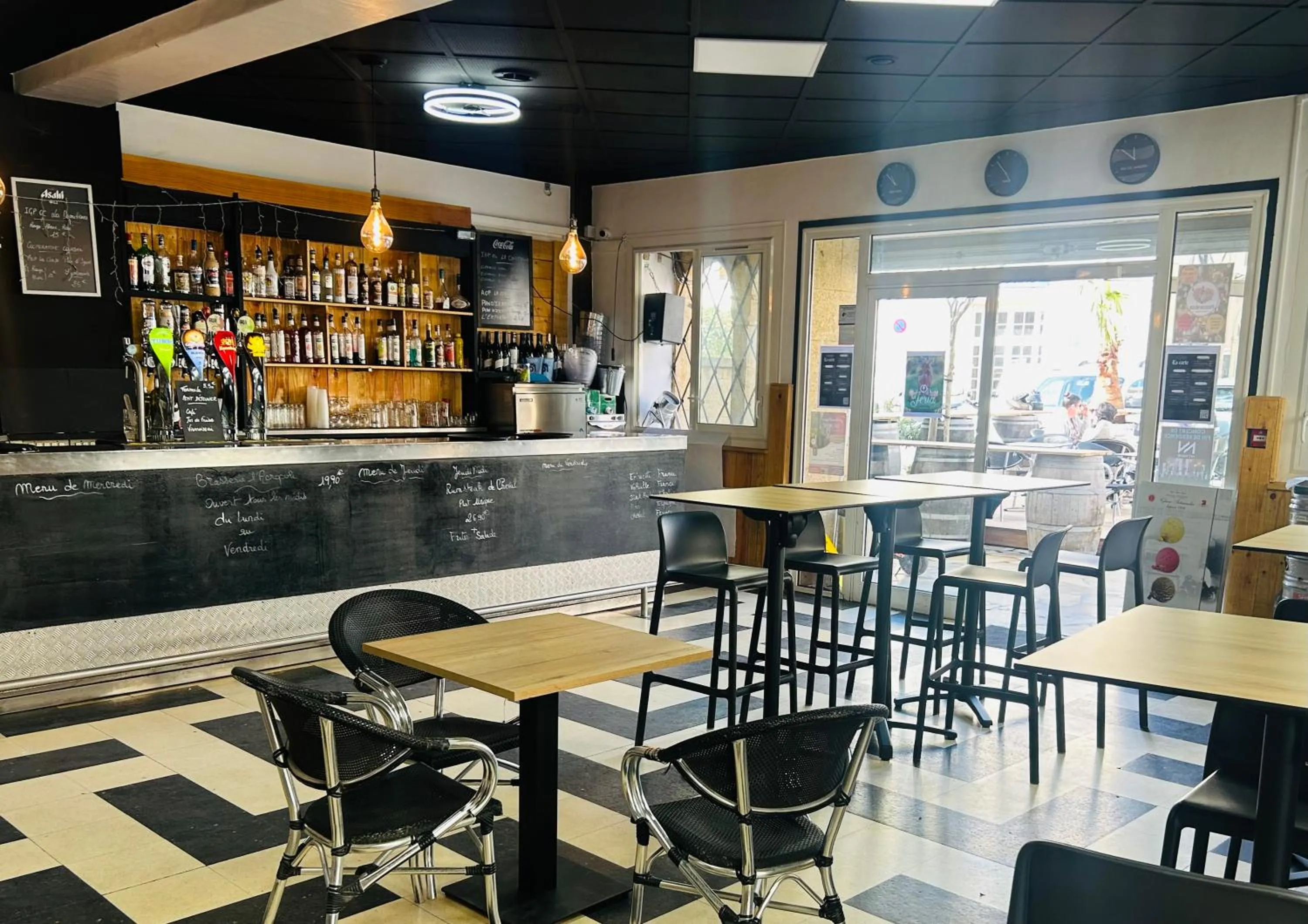 Restaurant/places to eat in Hôtel L'Acropole