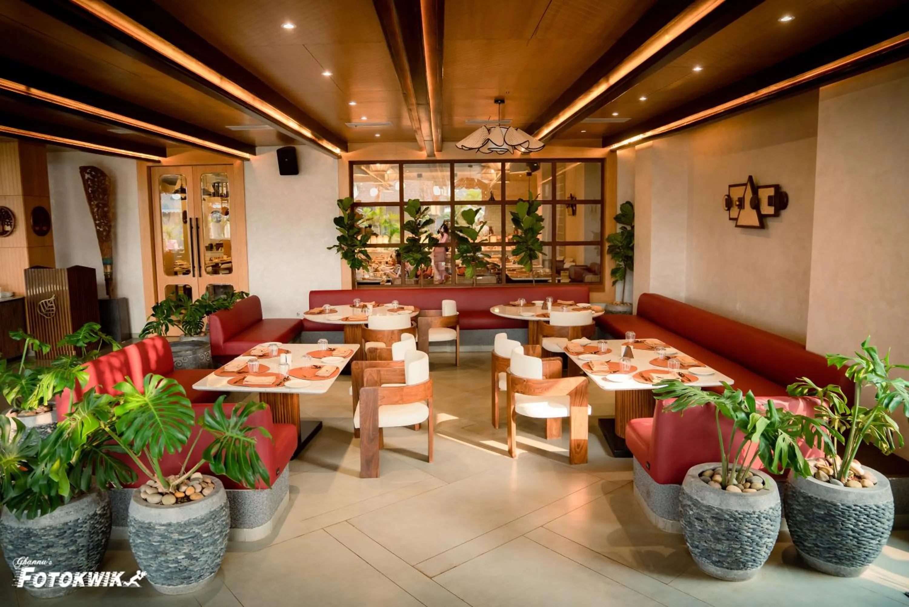 Restaurant/places to eat in Maira Resort and Convention Centre