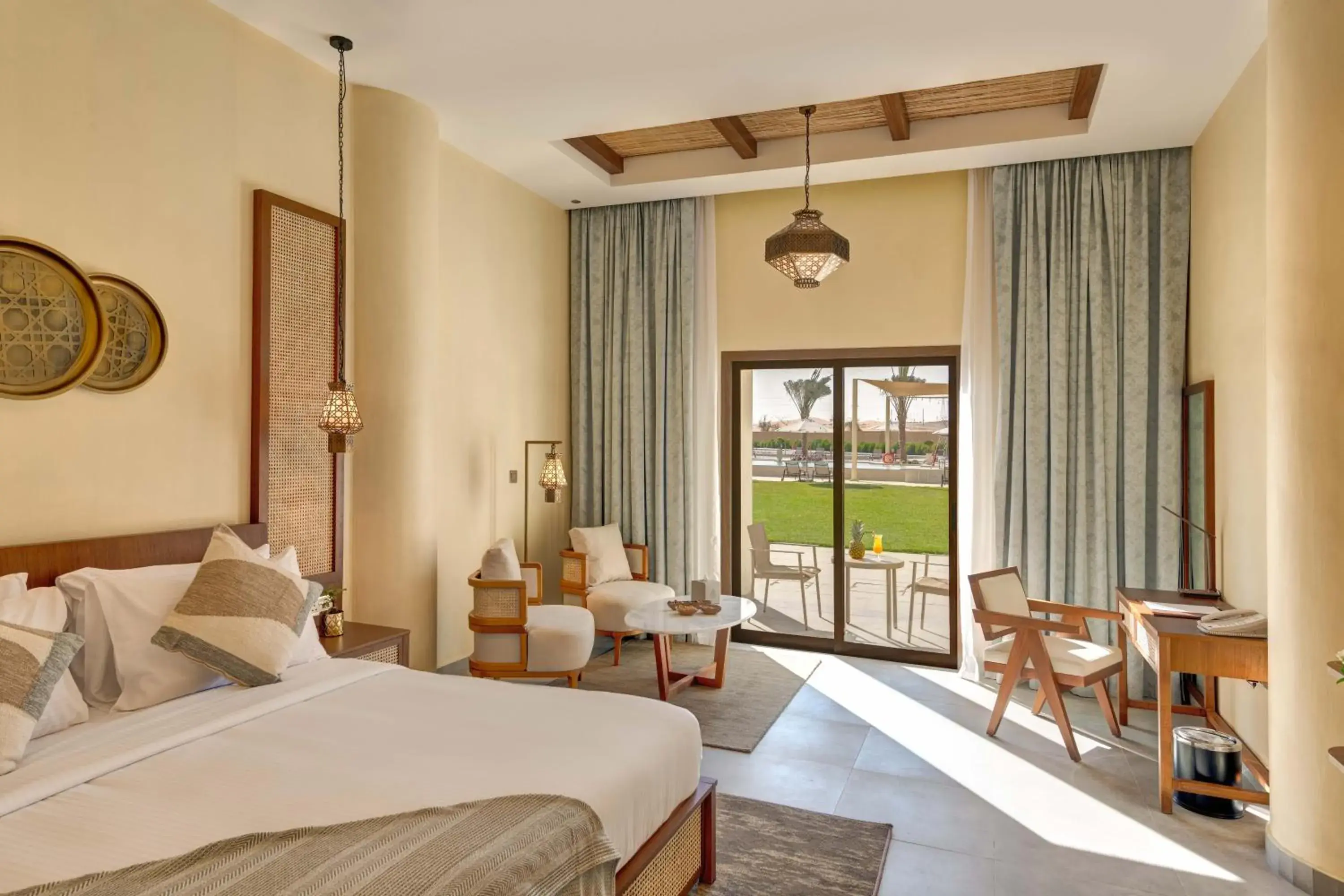 Double Room with Pool View in Western Hotel Liwa Double Room with Pool View in Western Hotel Liwa