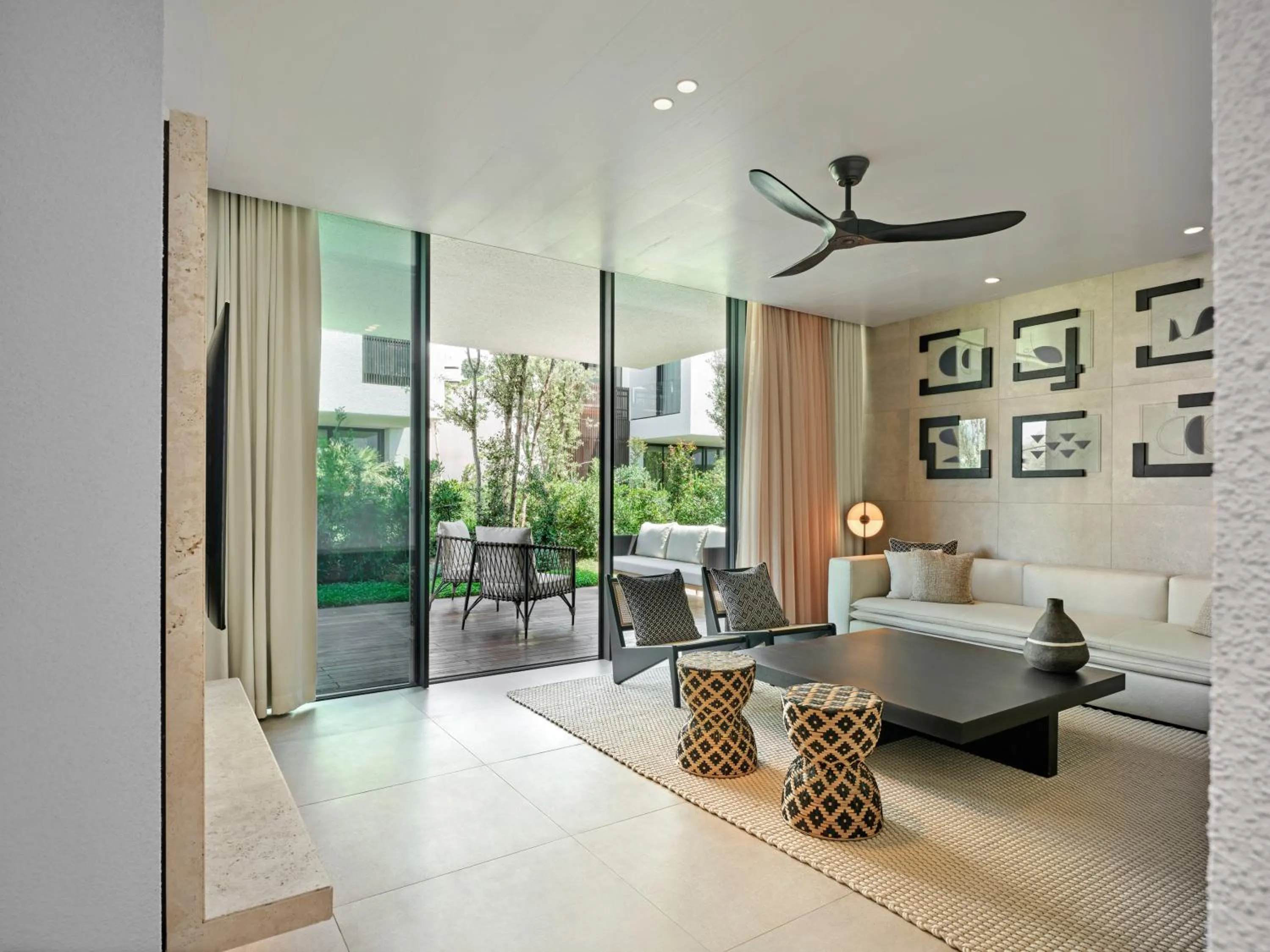 Living room in Caja by Maxx Royal