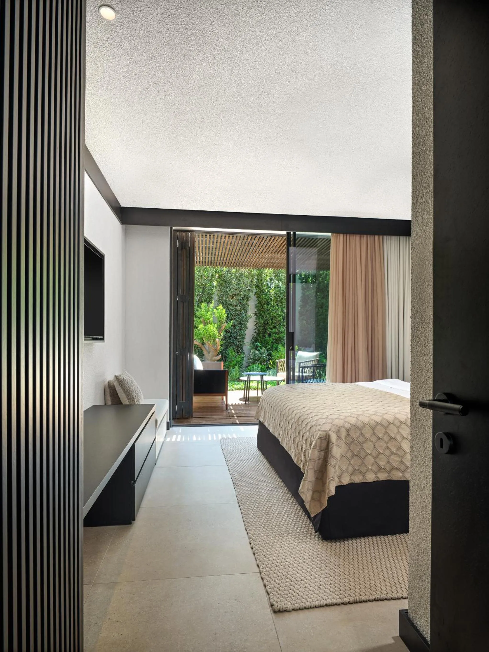 Bed in Caja by Maxx Royal