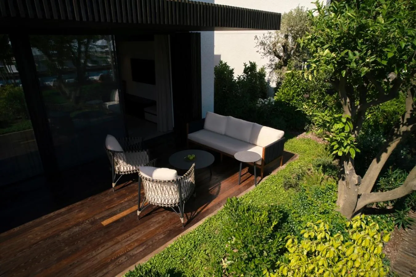 Garden in Caja by Maxx Royal