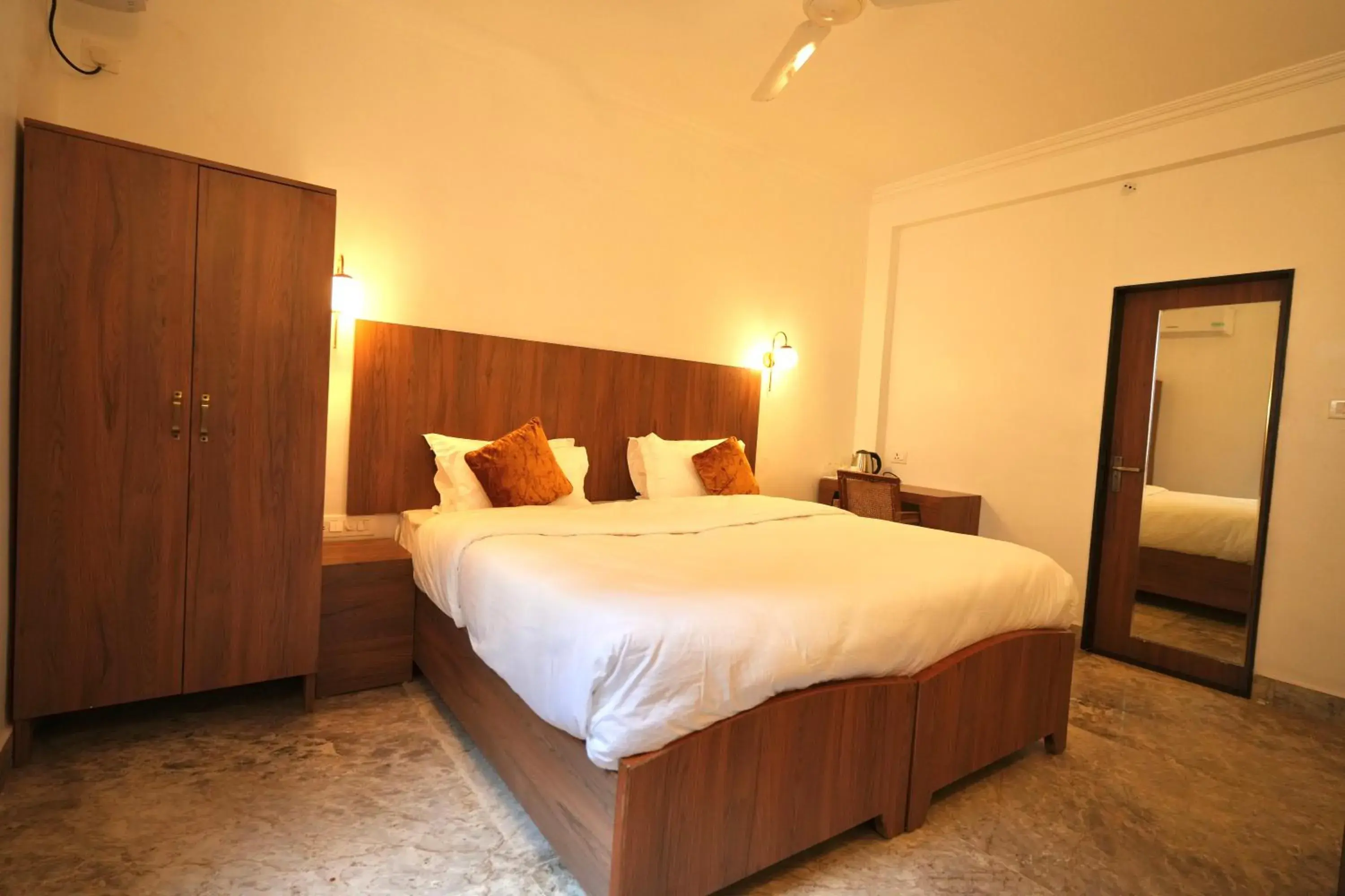 Deluxe Double or Twin Room - single occupancy in BHOPAL LAKE STAYS Deluxe Double or Twin Room - single occupancy in BHOPAL LAKE STAYS