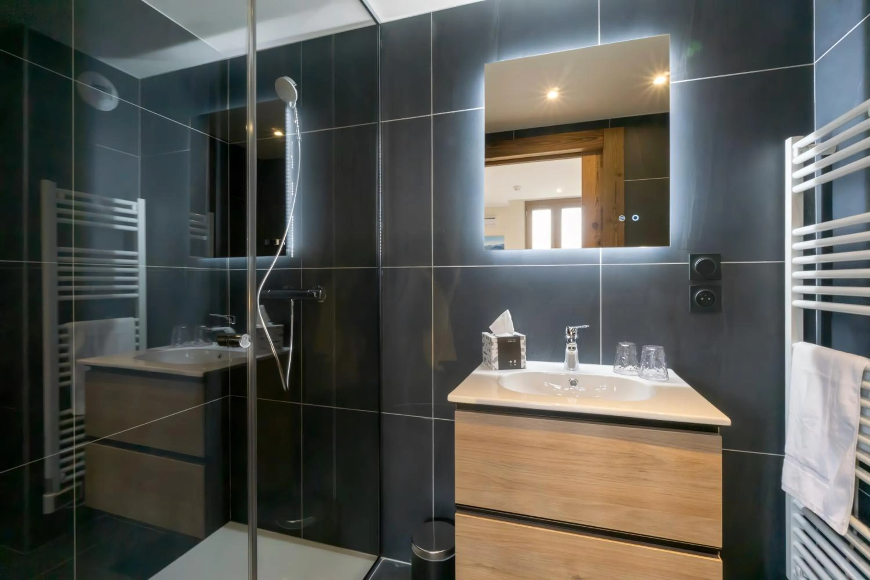 Shower in Hostellerie du Petit Saint Bernard