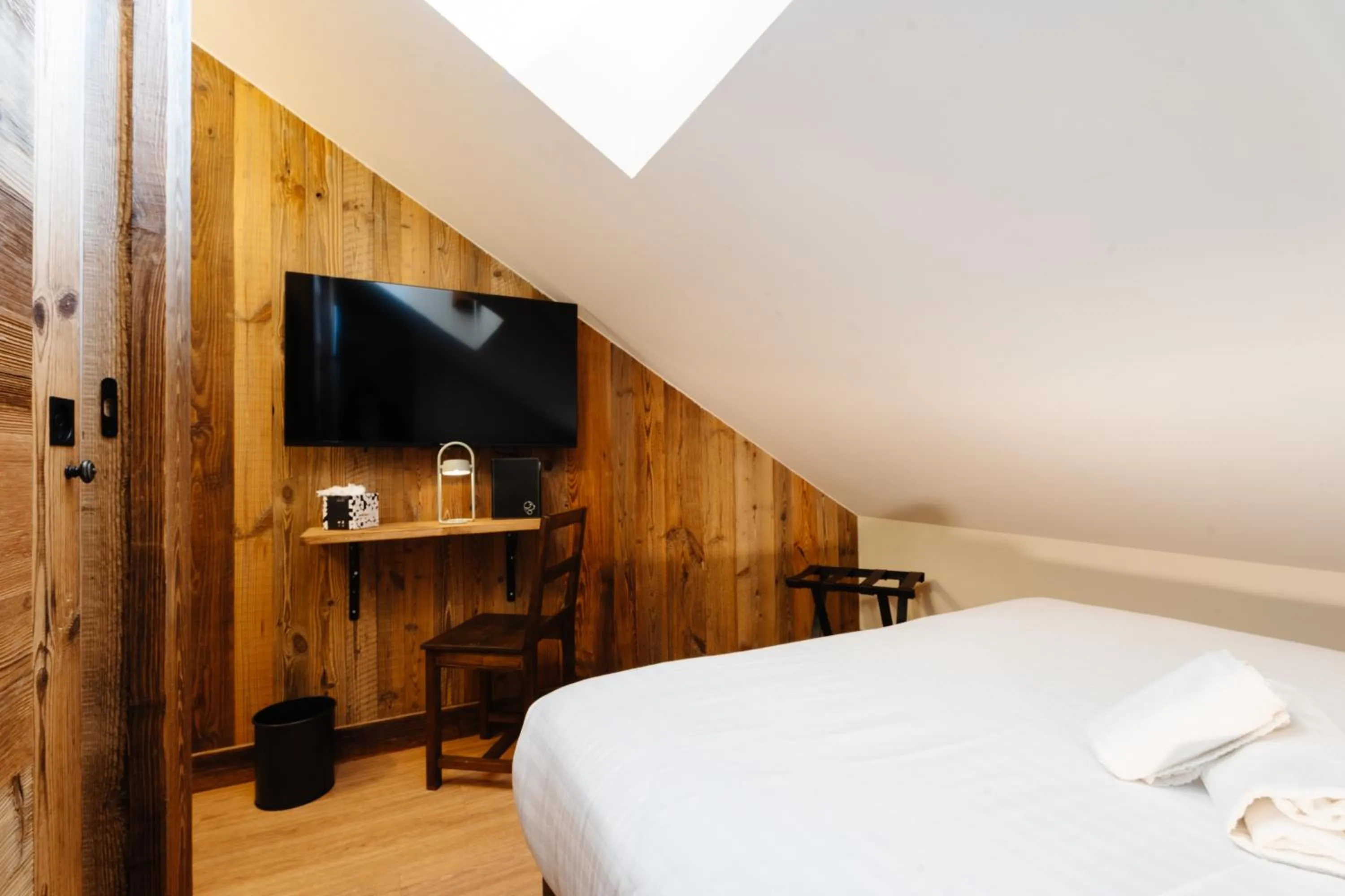 Photo of the whole room, Bed in Hostellerie du Petit Saint Bernard