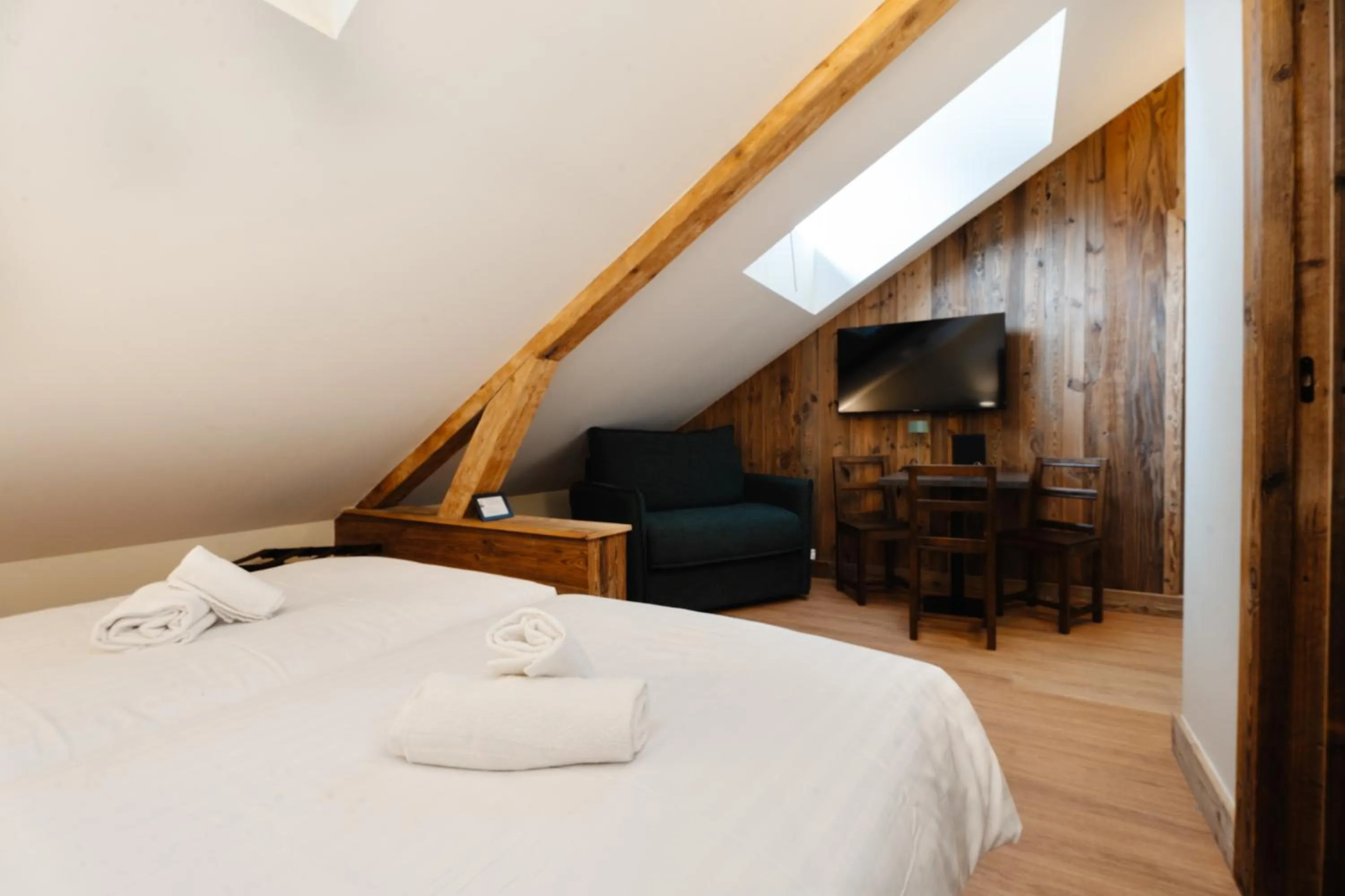 Bedroom, Bed in Hostellerie du Petit Saint Bernard