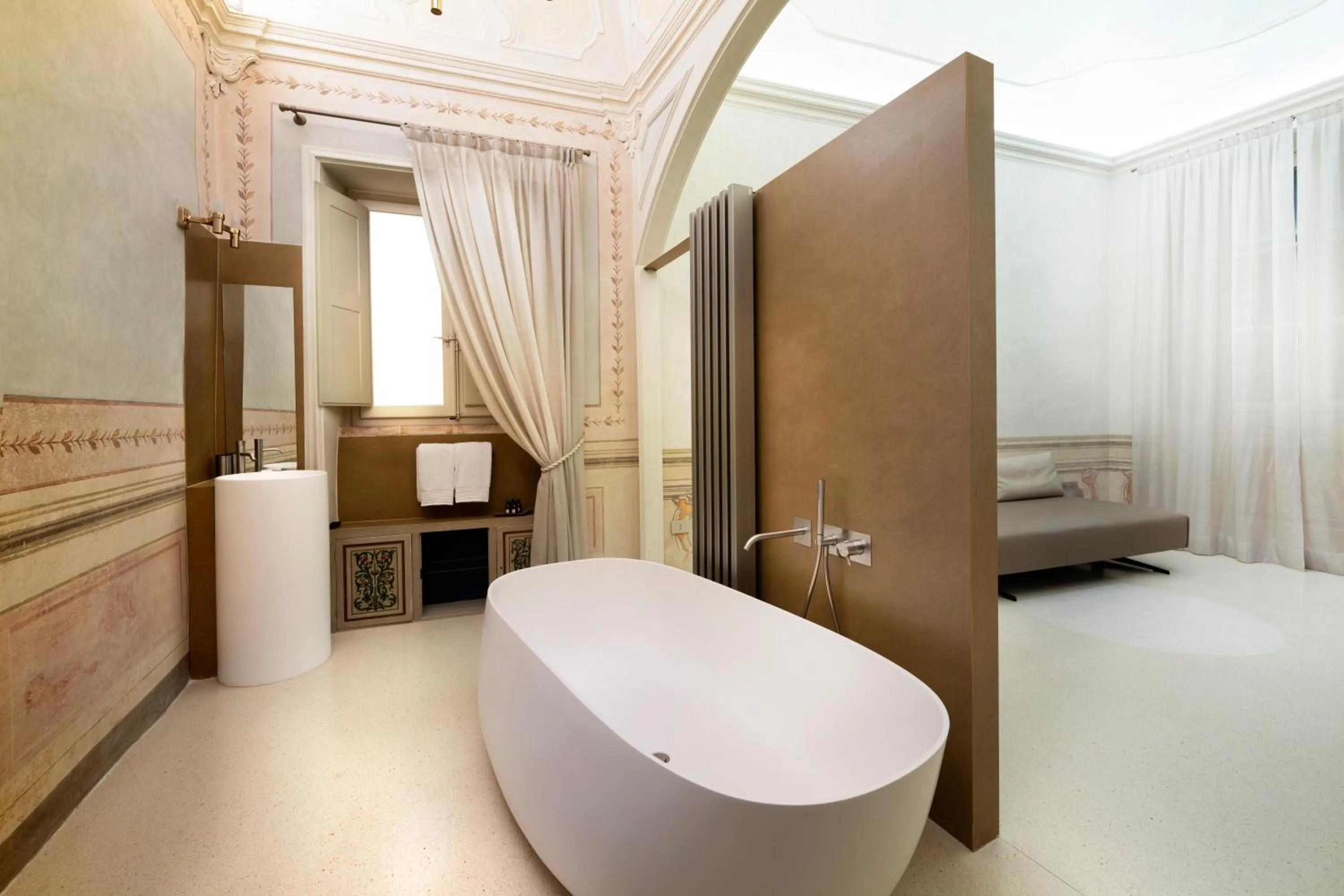 Bathroom, Bed in Palazzo Giusti Suites and Spa