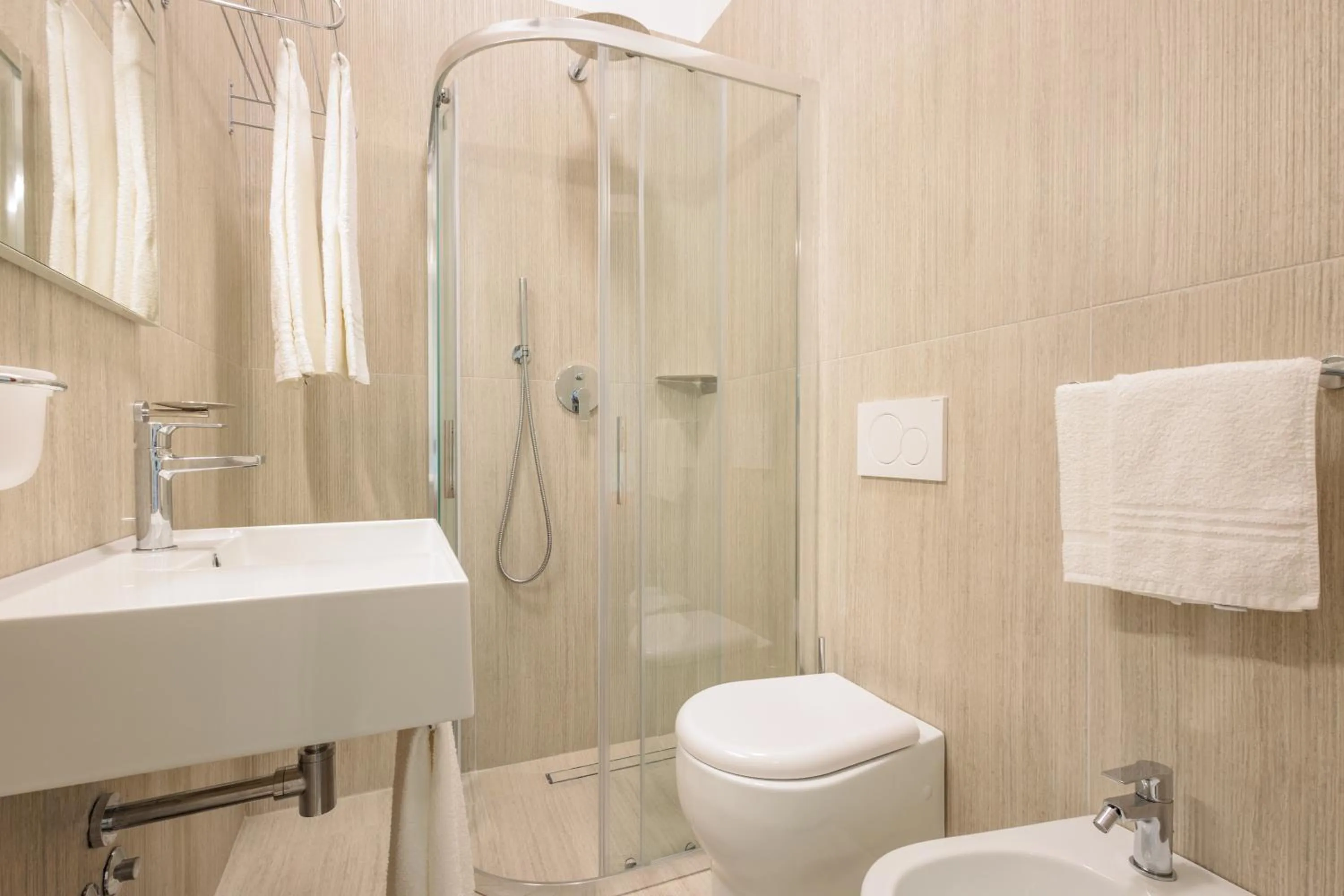 Bathroom in Hotel Centrale Miramare