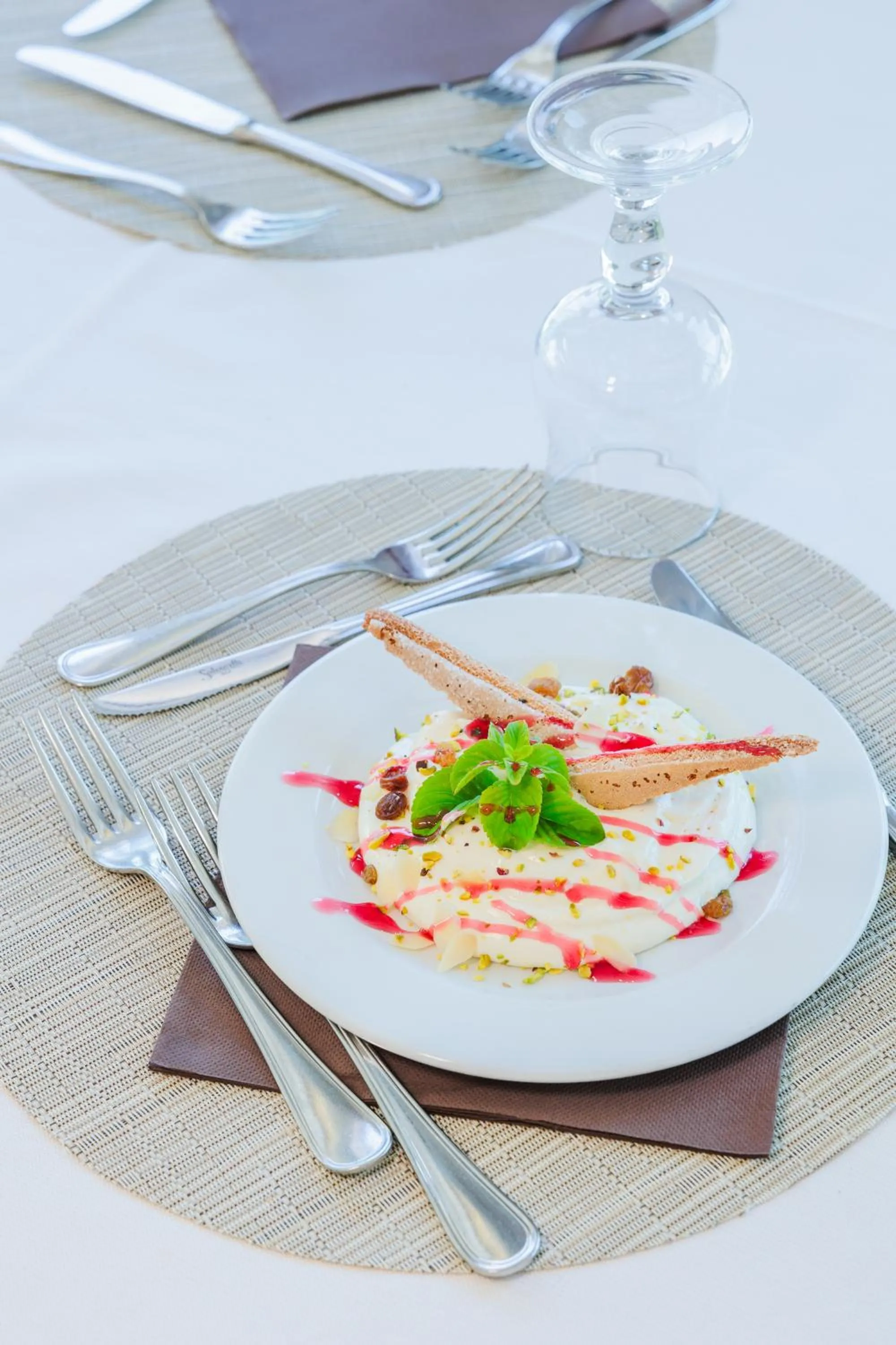 Restaurant/places to eat in Hotel Centrale Miramare