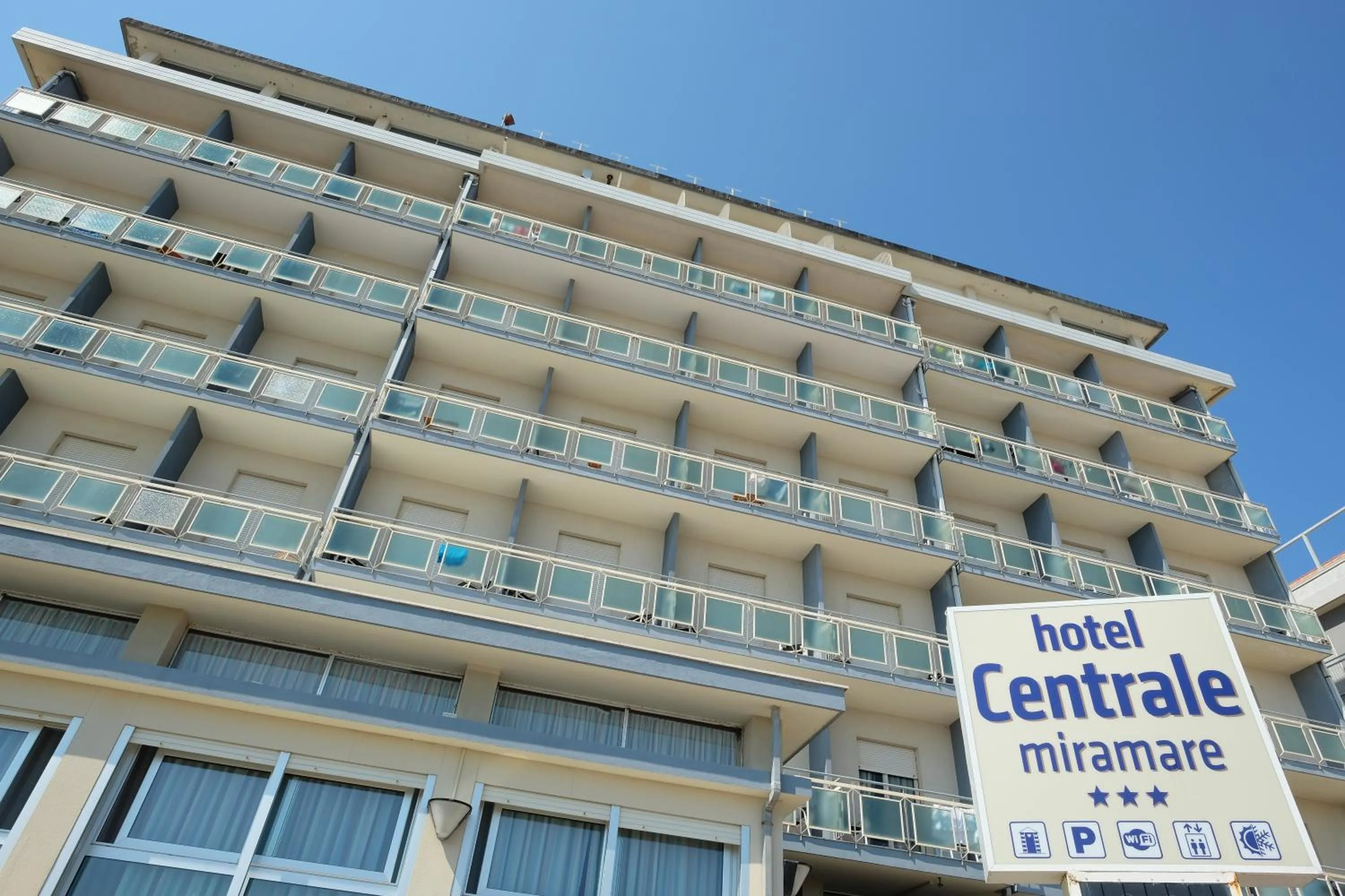 Property building in Hotel Centrale Miramare