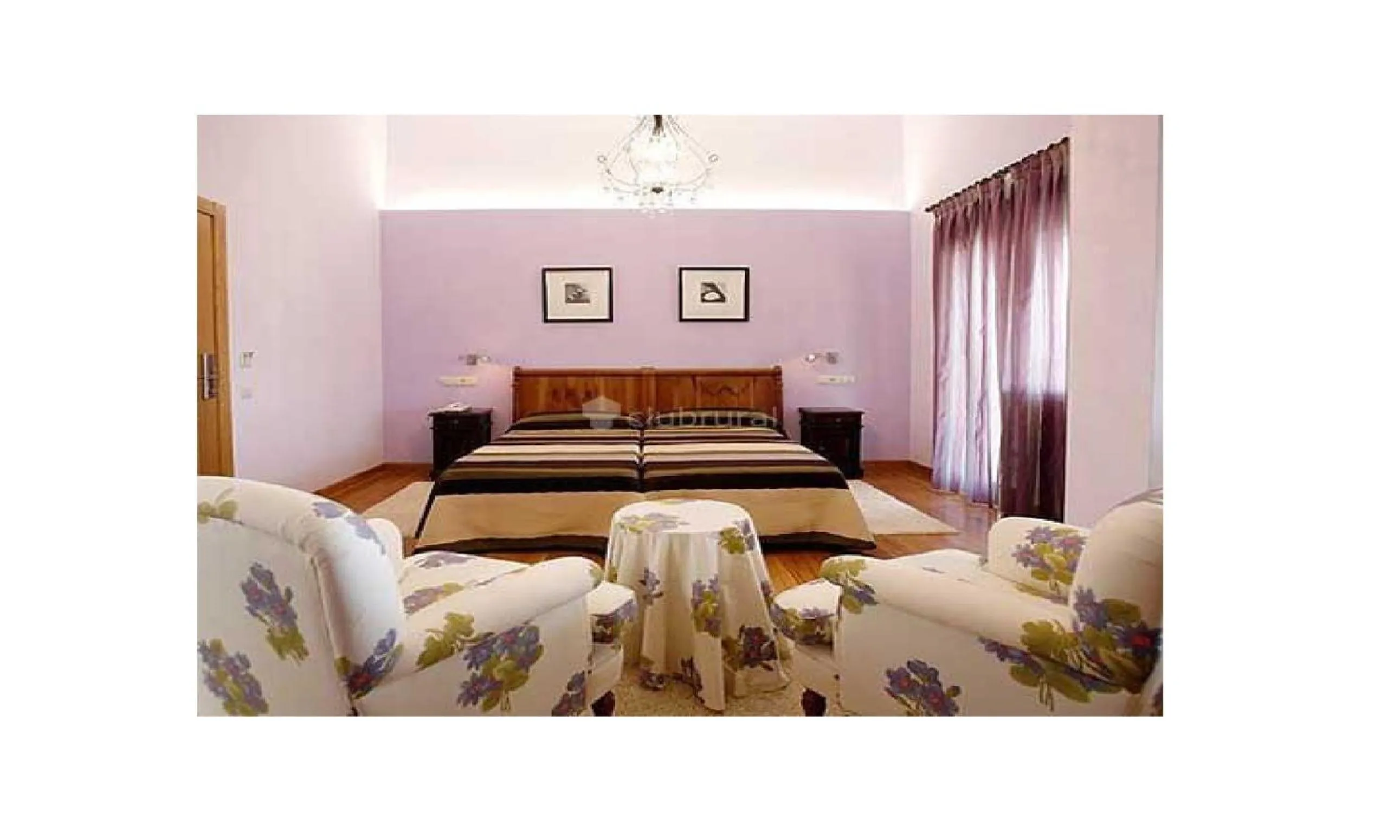 Photo of the whole room in Spa Rural Mies de Rubayo