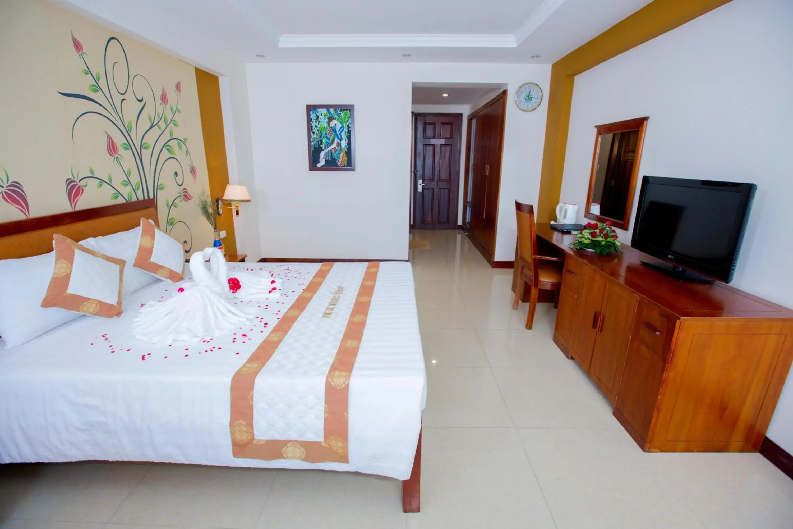 Deluxe Double Room with Sea View in Vung Tau Intourco Resort Deluxe Double Room with Sea View in Vung Tau Intourco Resort