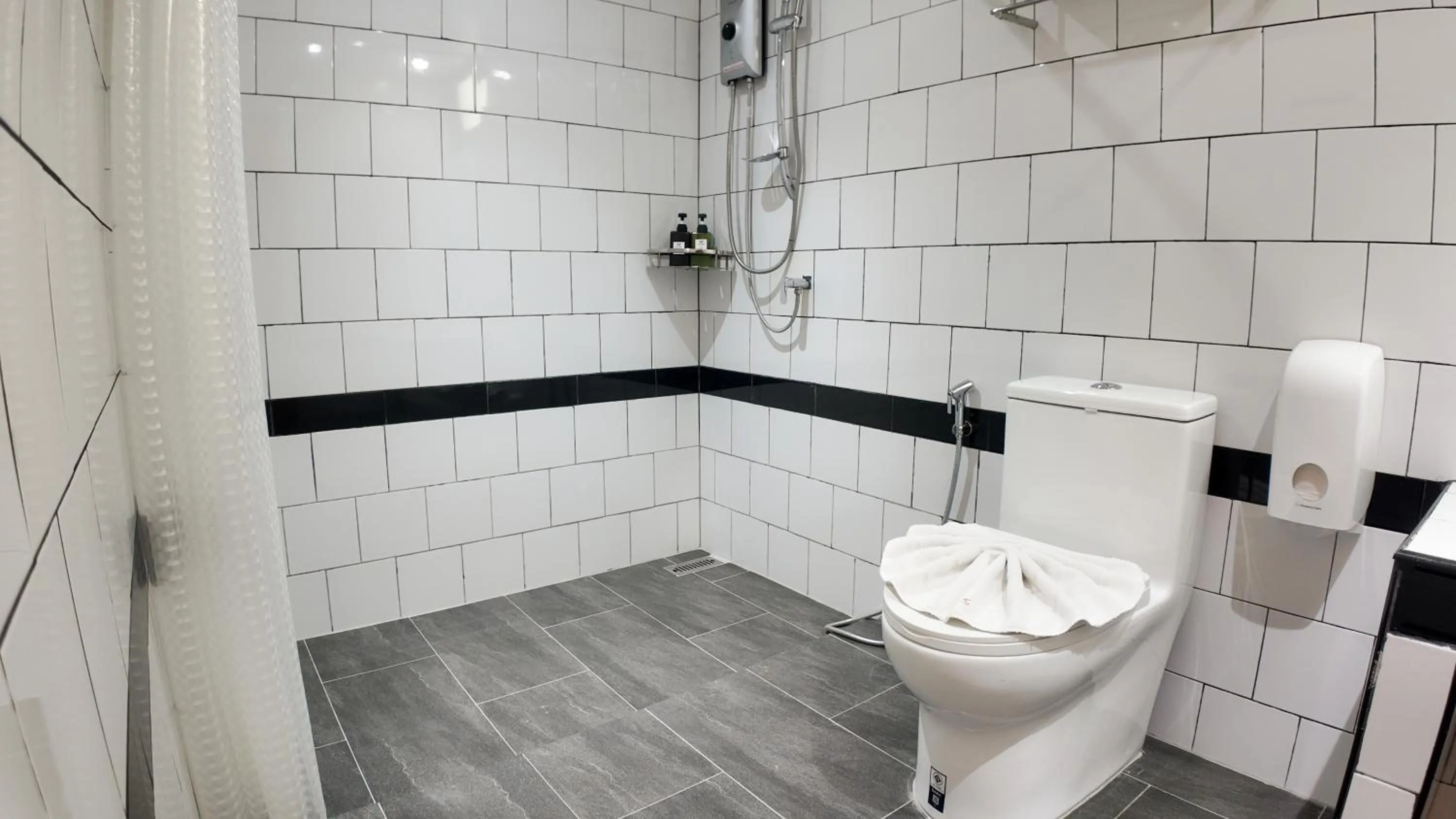 Shower in V1 boutique hotel