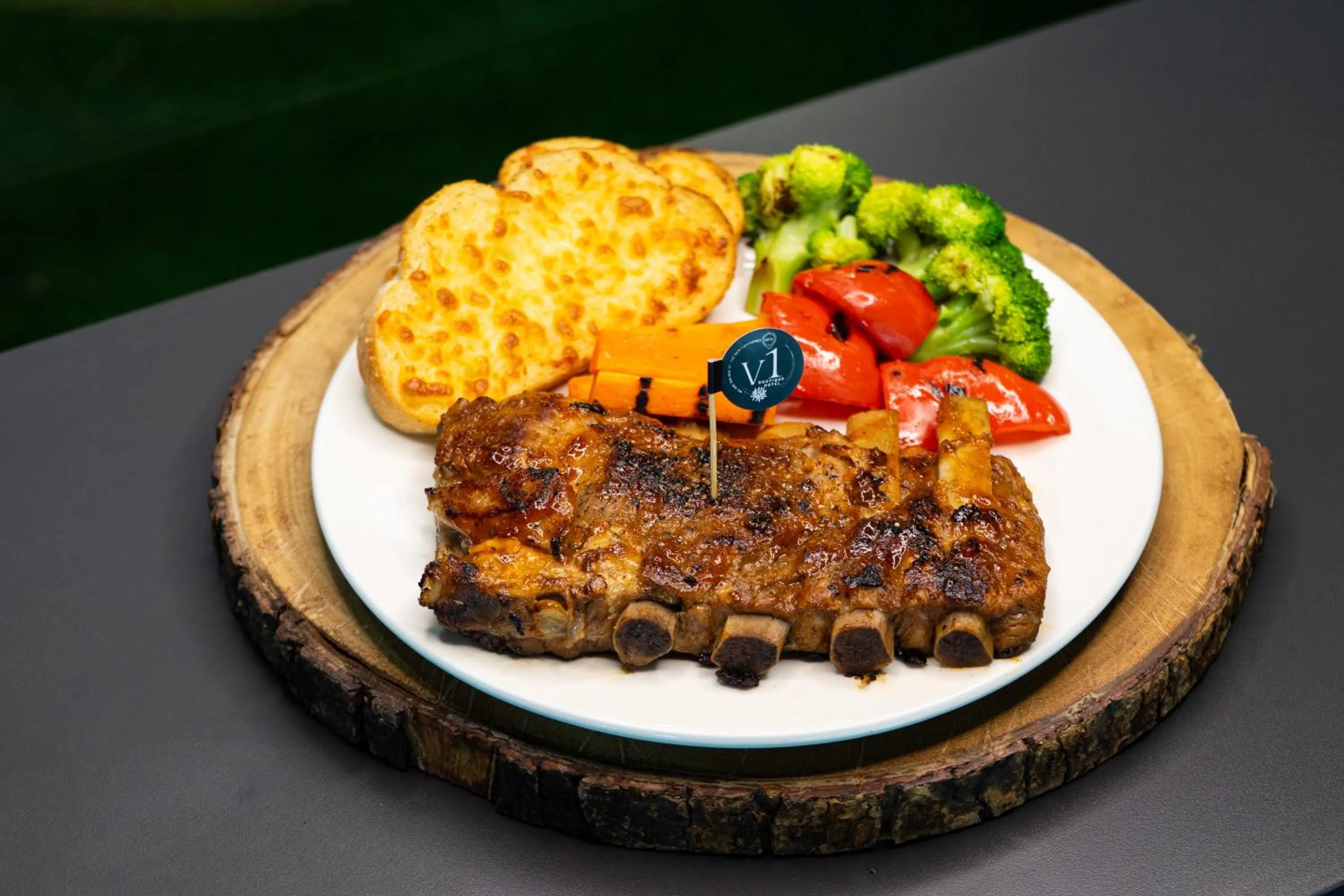 Food and drinks in V1 boutique hotel