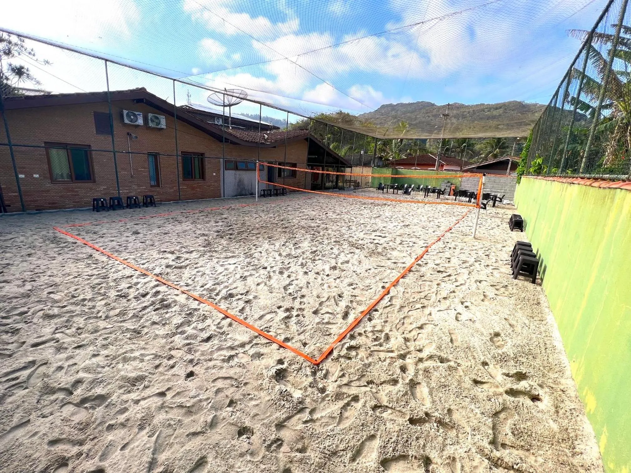 Tennis court in Pousada NAAN Lázaro Ubatuba