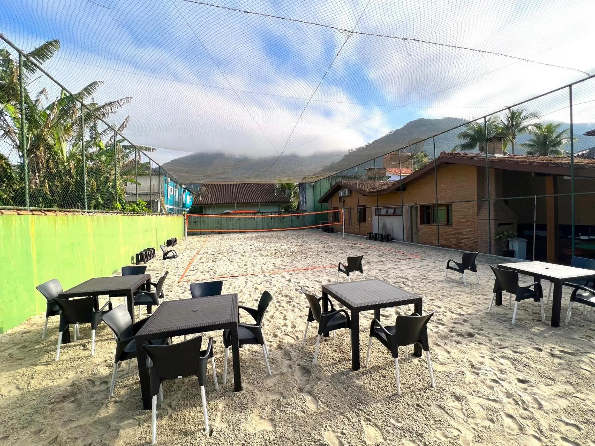 Tennis court in Pousada NAAN Lázaro Ubatuba