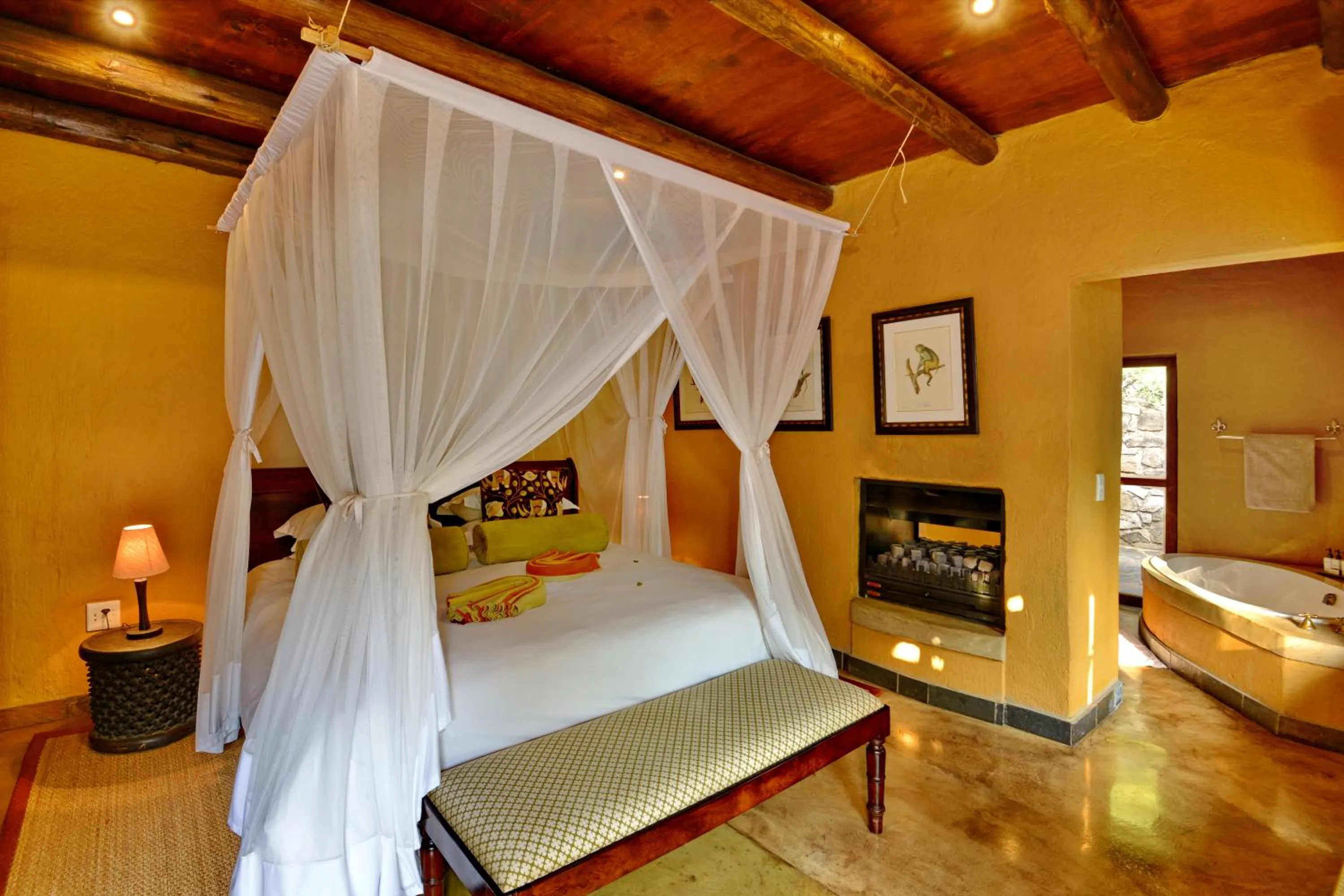 Bedroom, Bed in Motswiri Private Safari Lodge