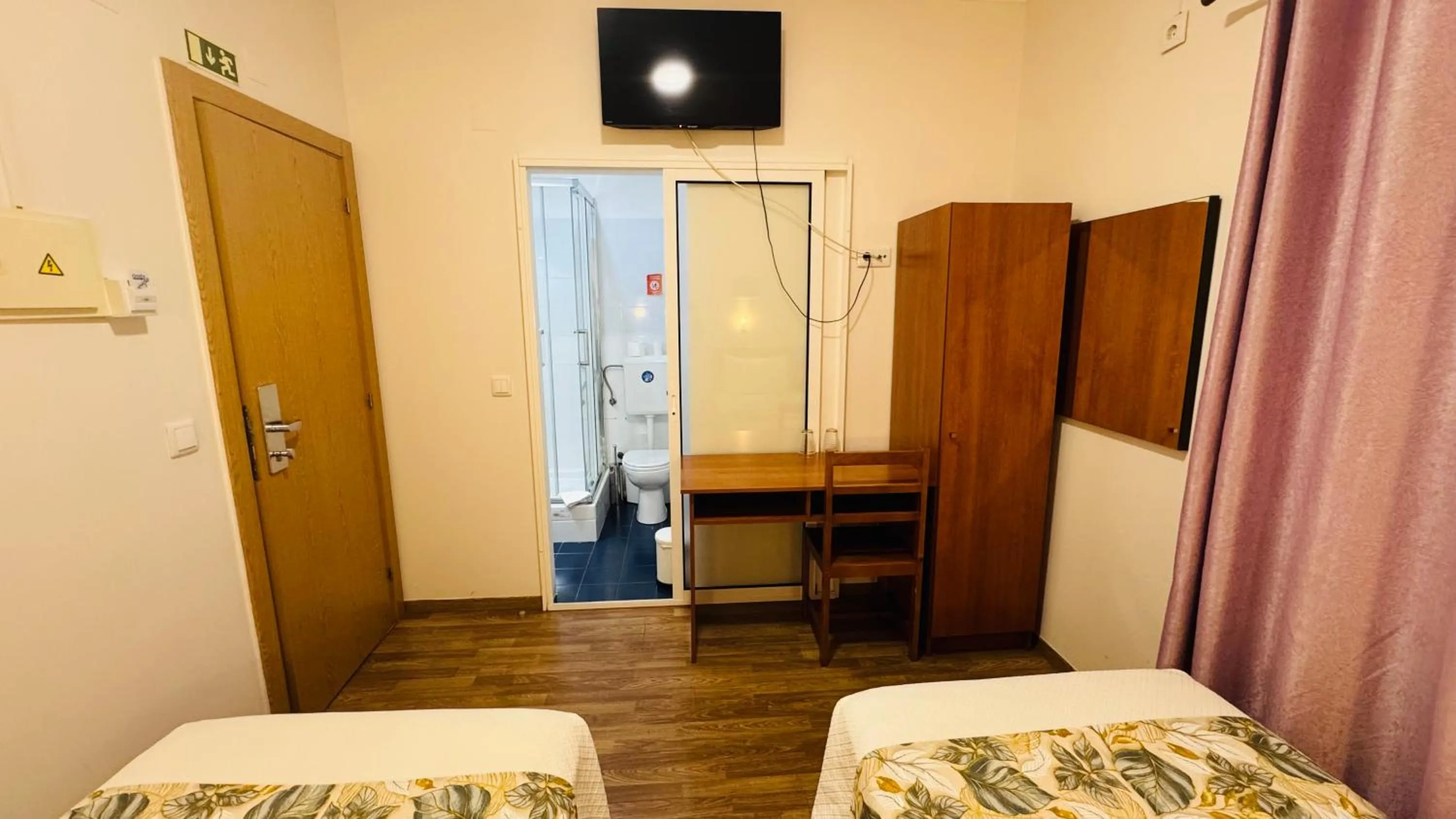 Bed in Residencial Camoes