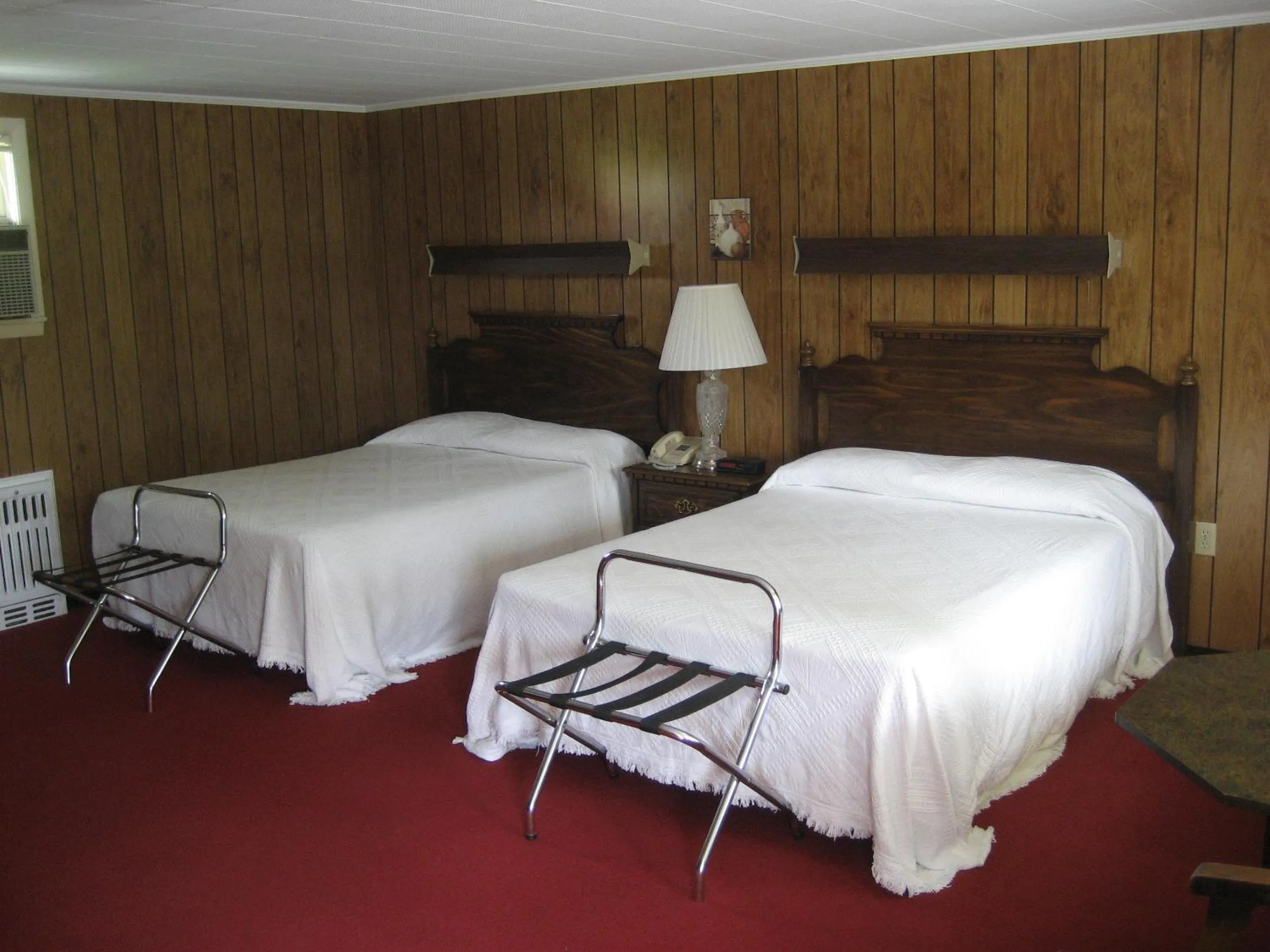Bed in Fountain View Motel