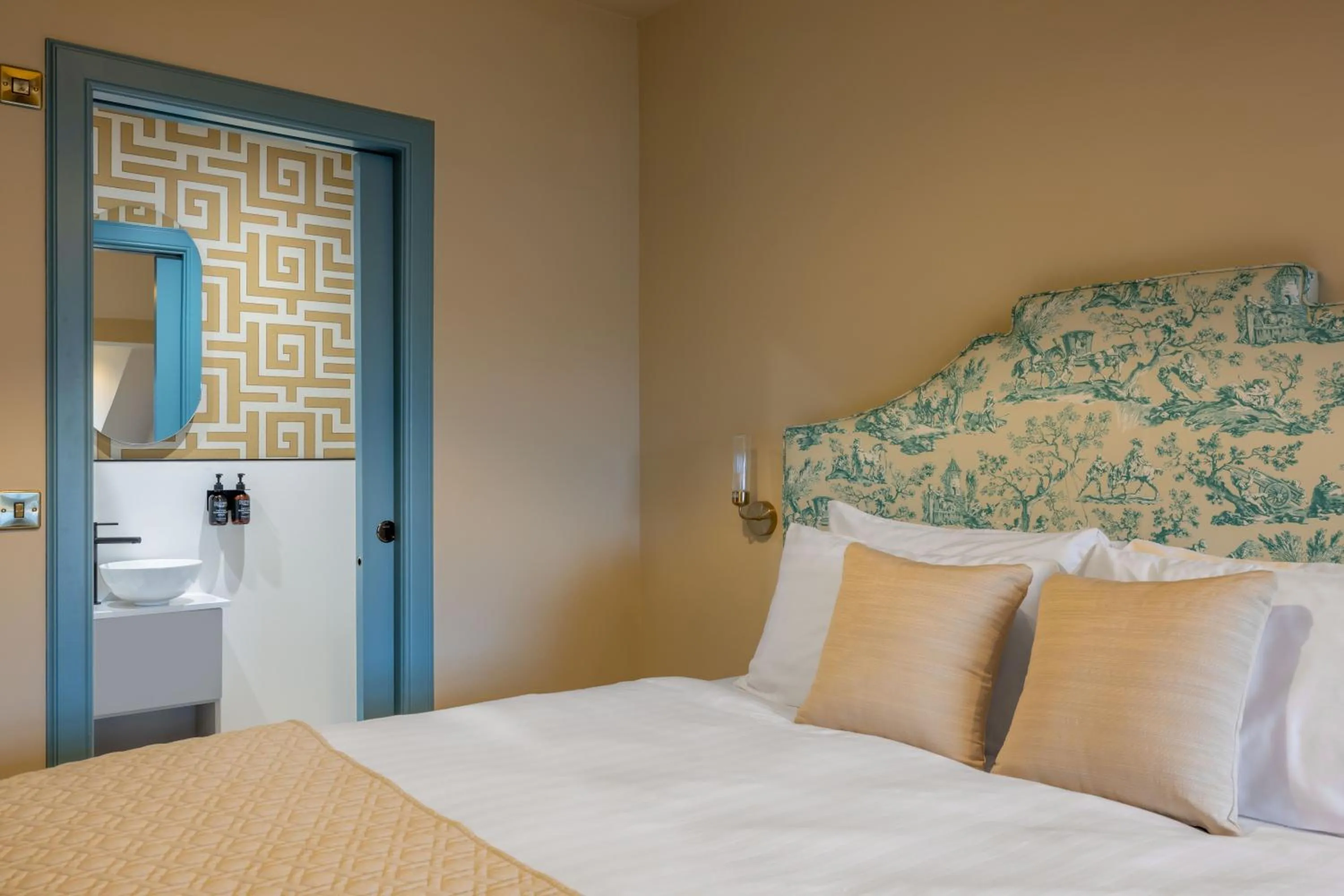 Bed in Eleven Stafford Street Townhouse