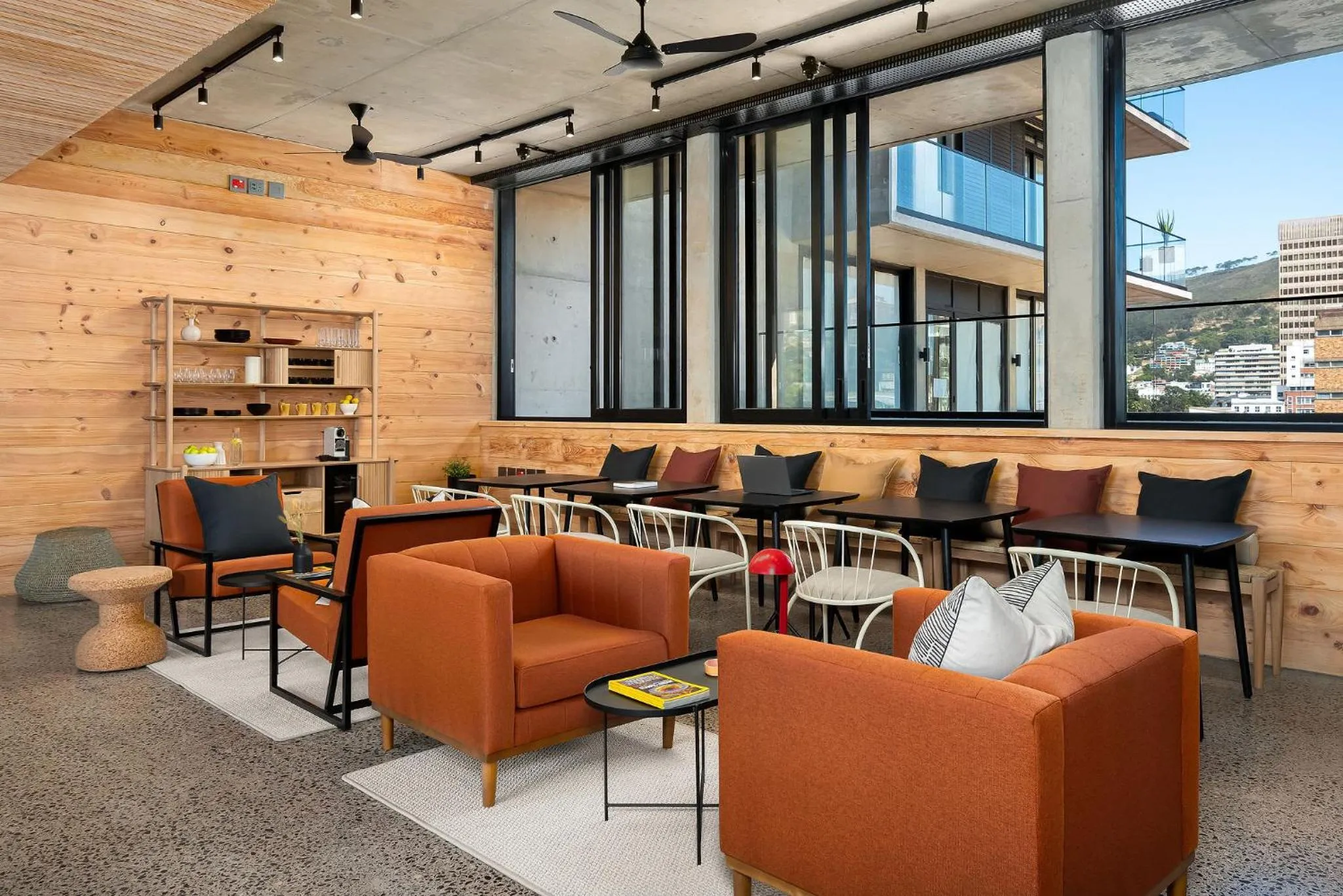 Lounge or bar in Neighbourgood 84 Harrington