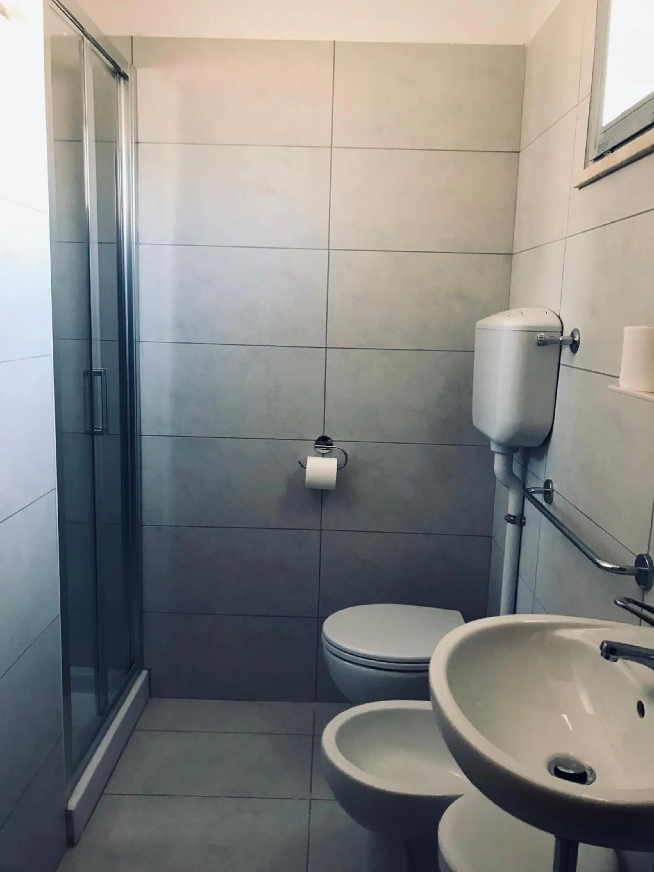 Shower in Kristalex Pet Family Hotel