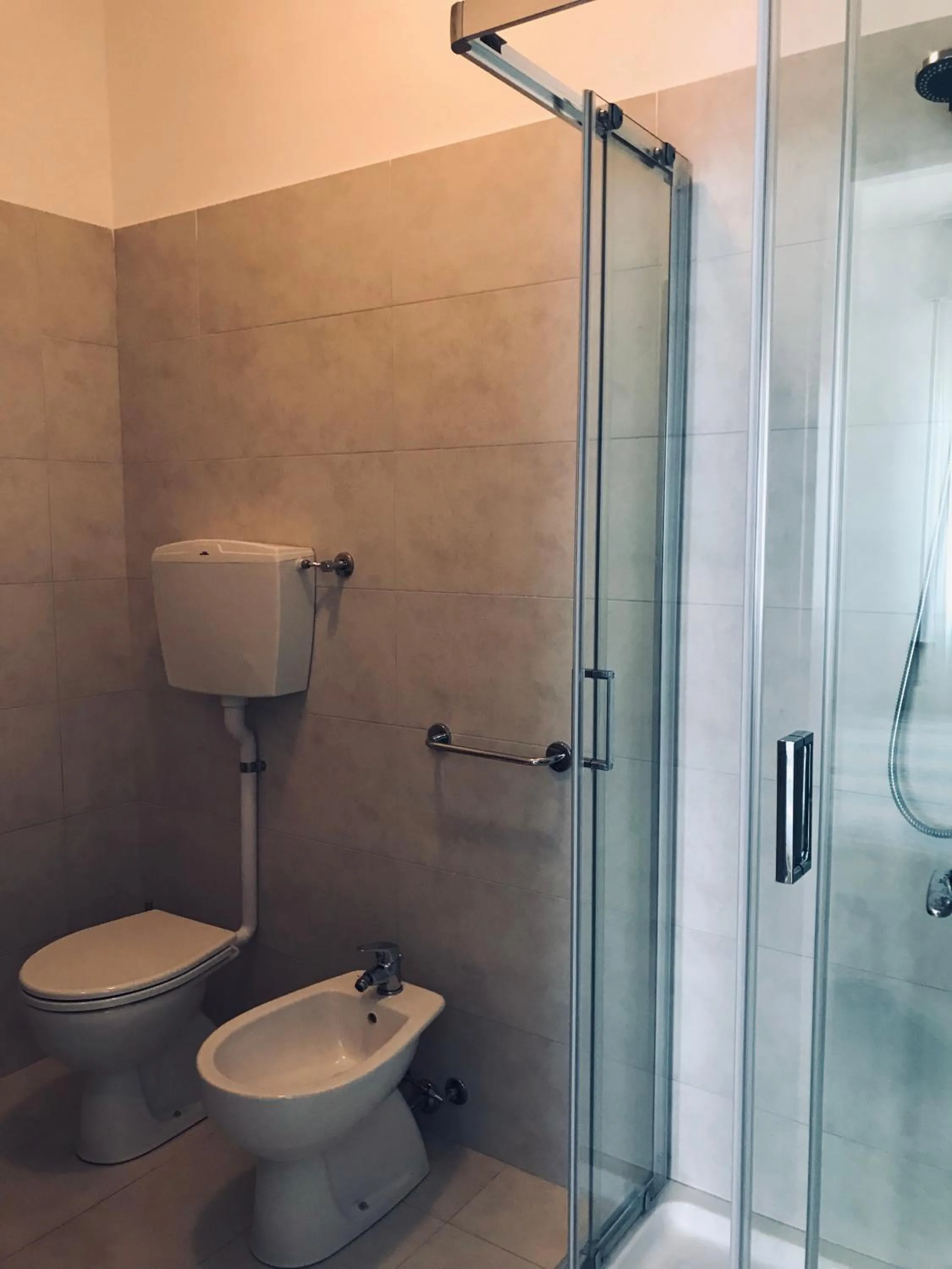 Shower in Kristalex Pet Family Hotel