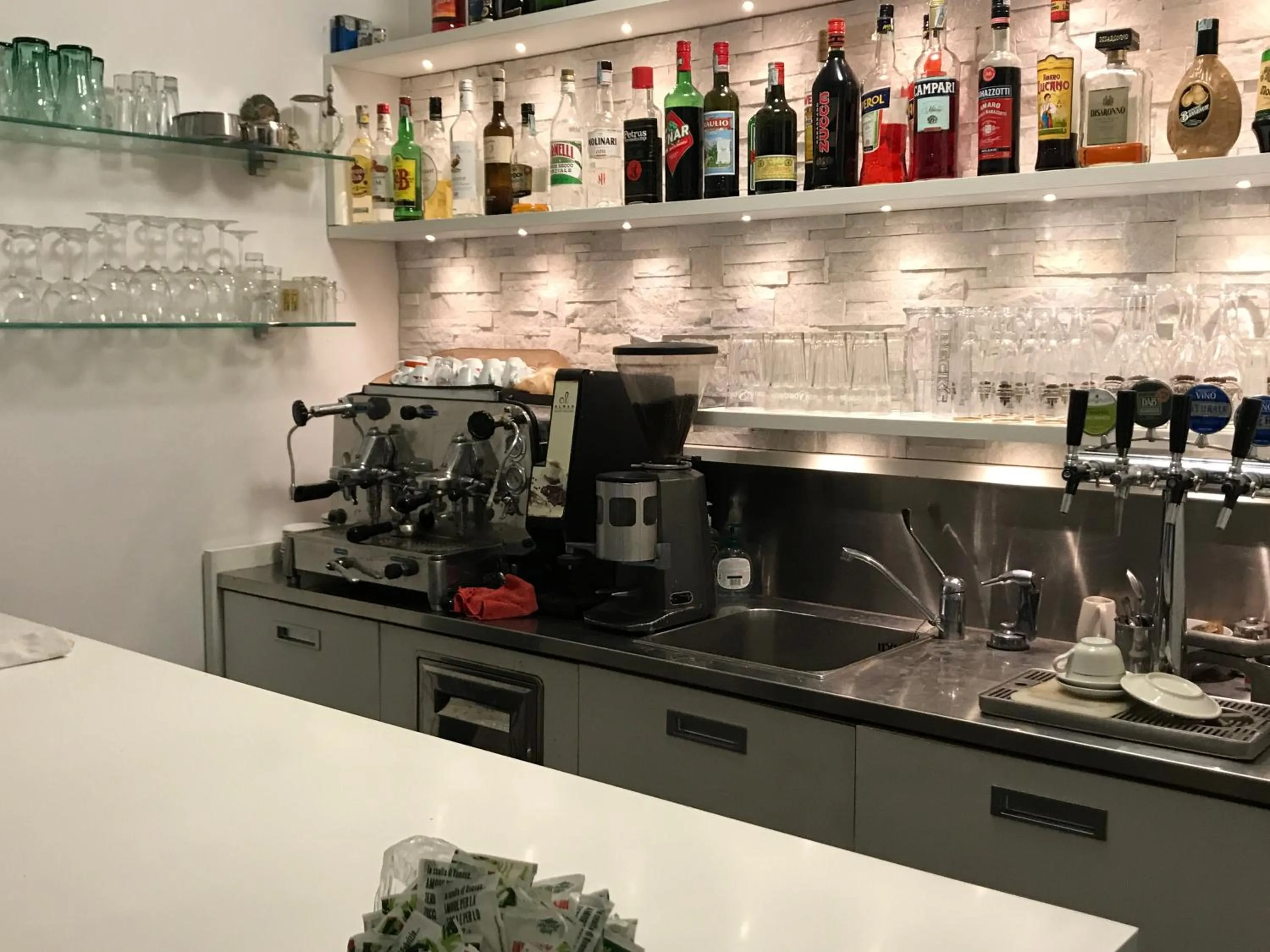Coffee/tea facilities in Kristalex Pet Family Hotel