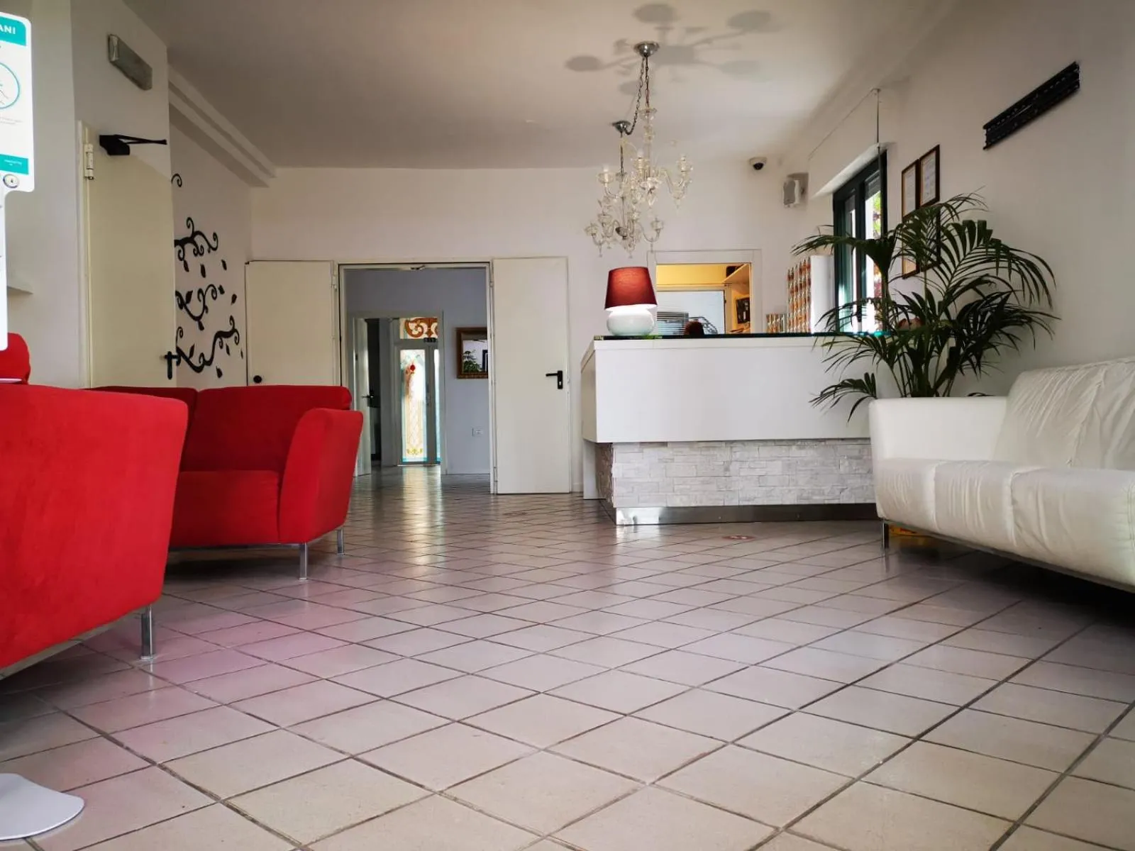 Communal lounge/ TV room in Kristalex Pet Family Hotel