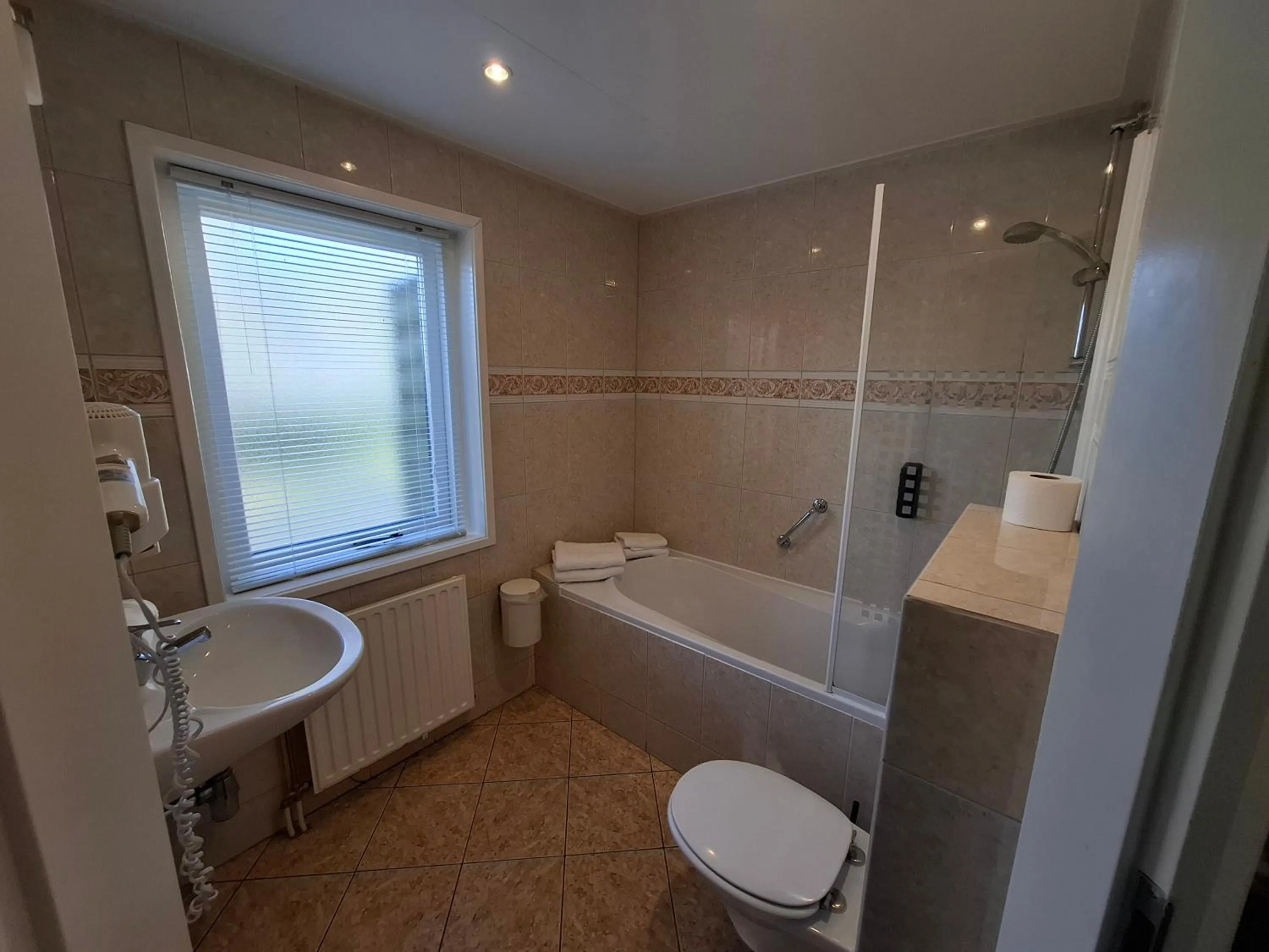 Shower in Hotel Randduin