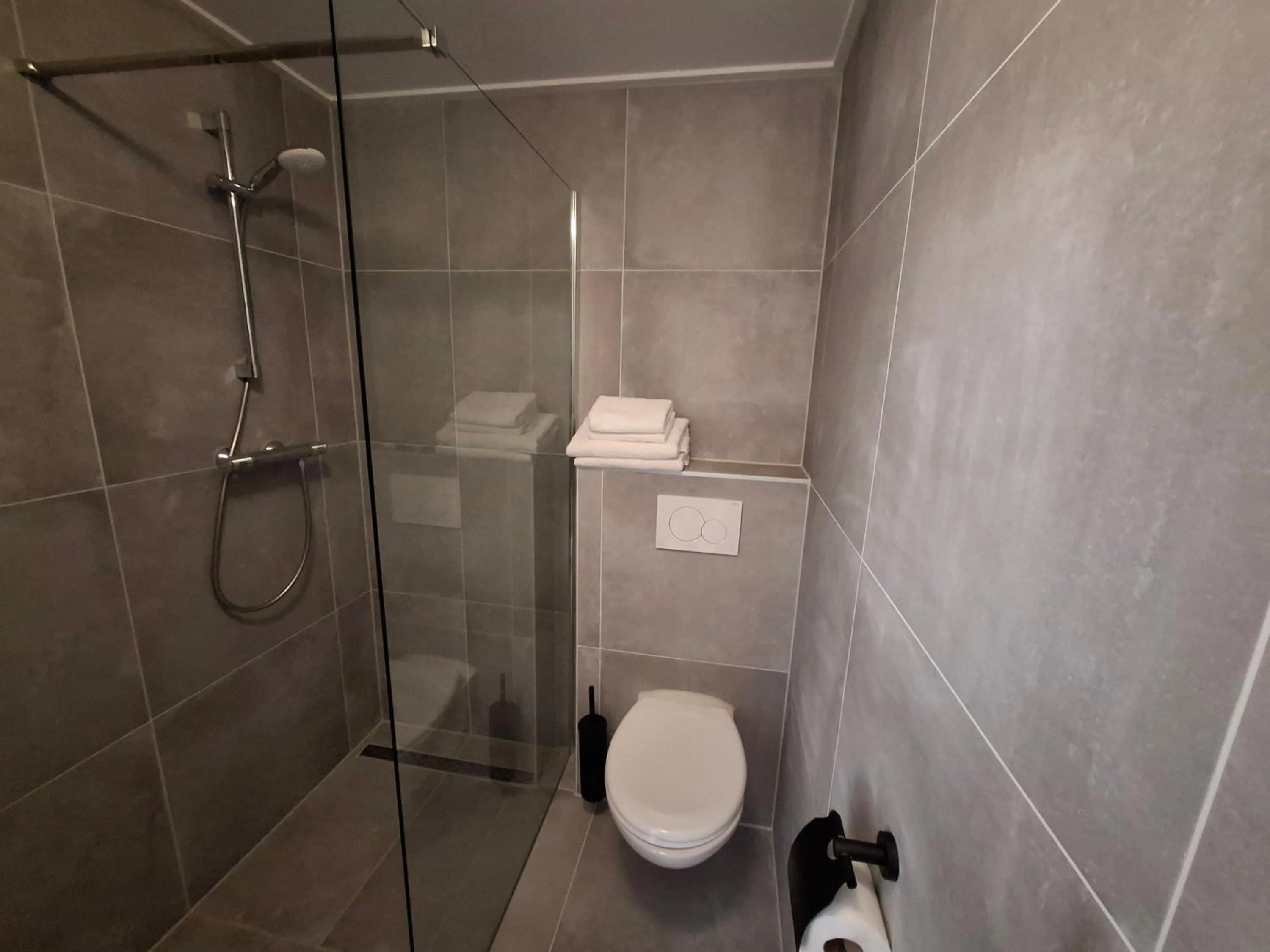 Shower in Hotel Randduin