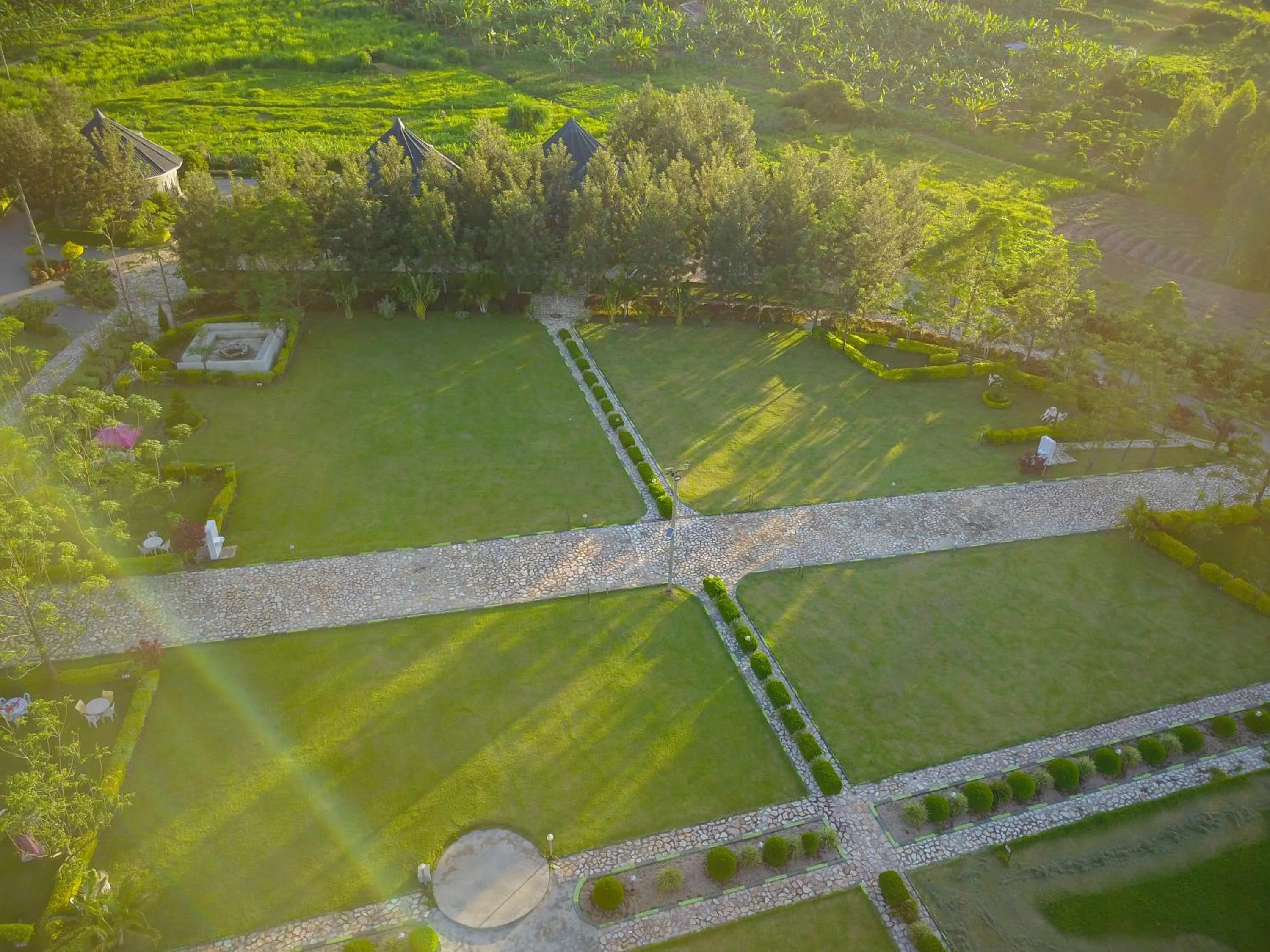 Bwizi Resort and Gardens