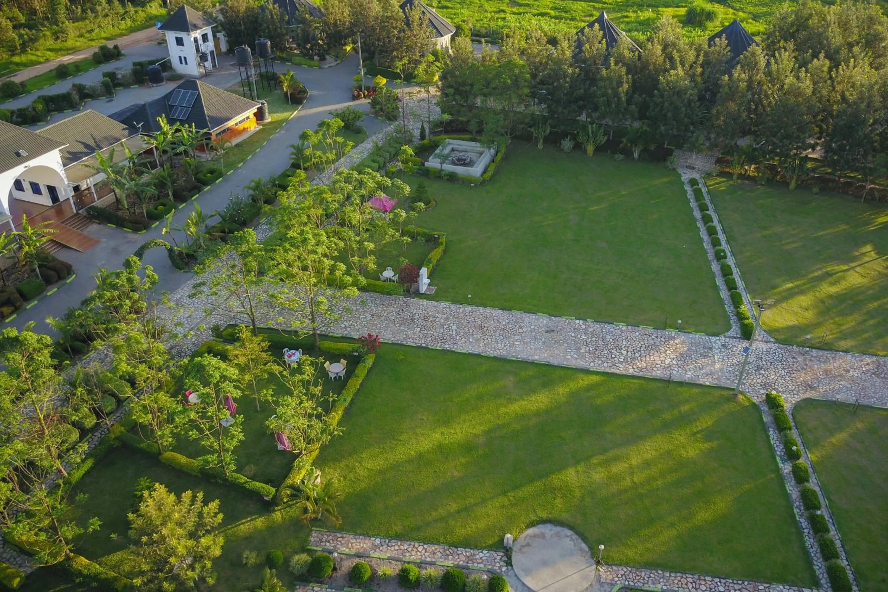 Bwizi Resort and Gardens