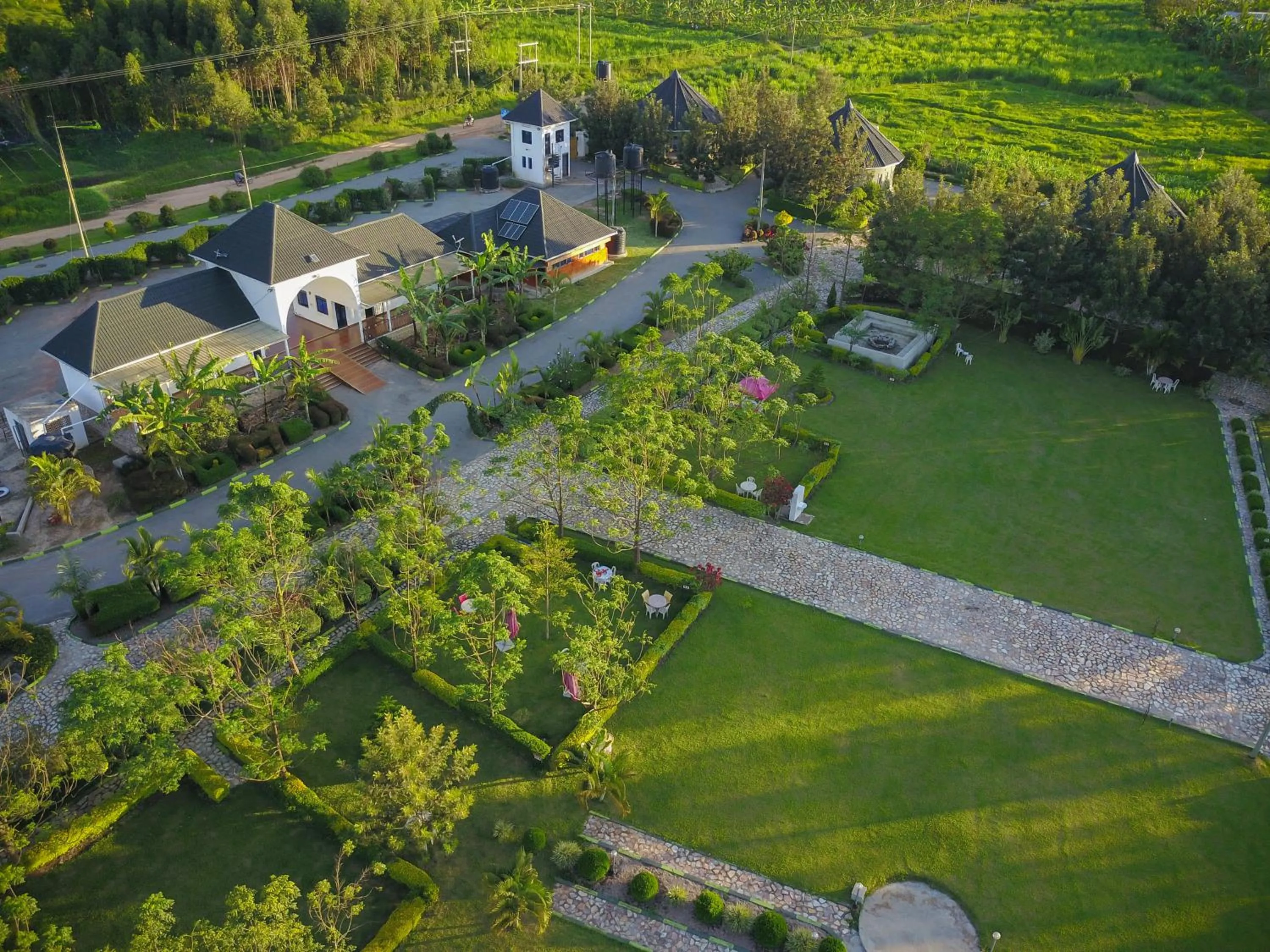 Bwizi Resort and Gardens