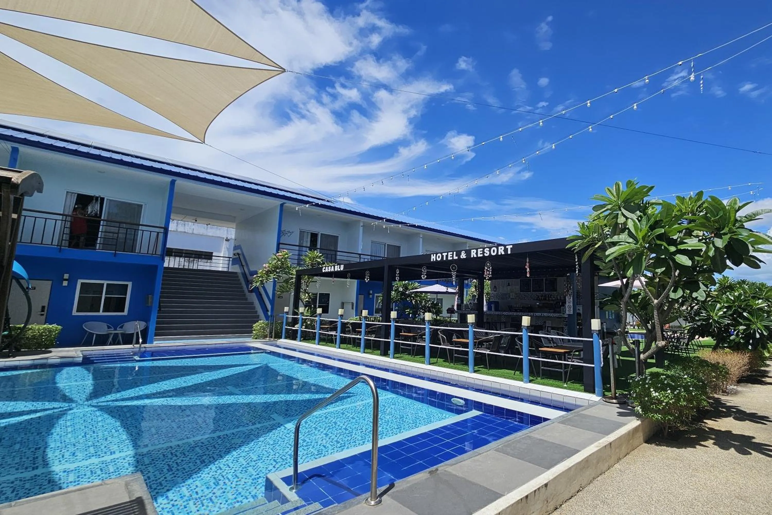 Swimming pool in Casa Blu Hotel & Resort