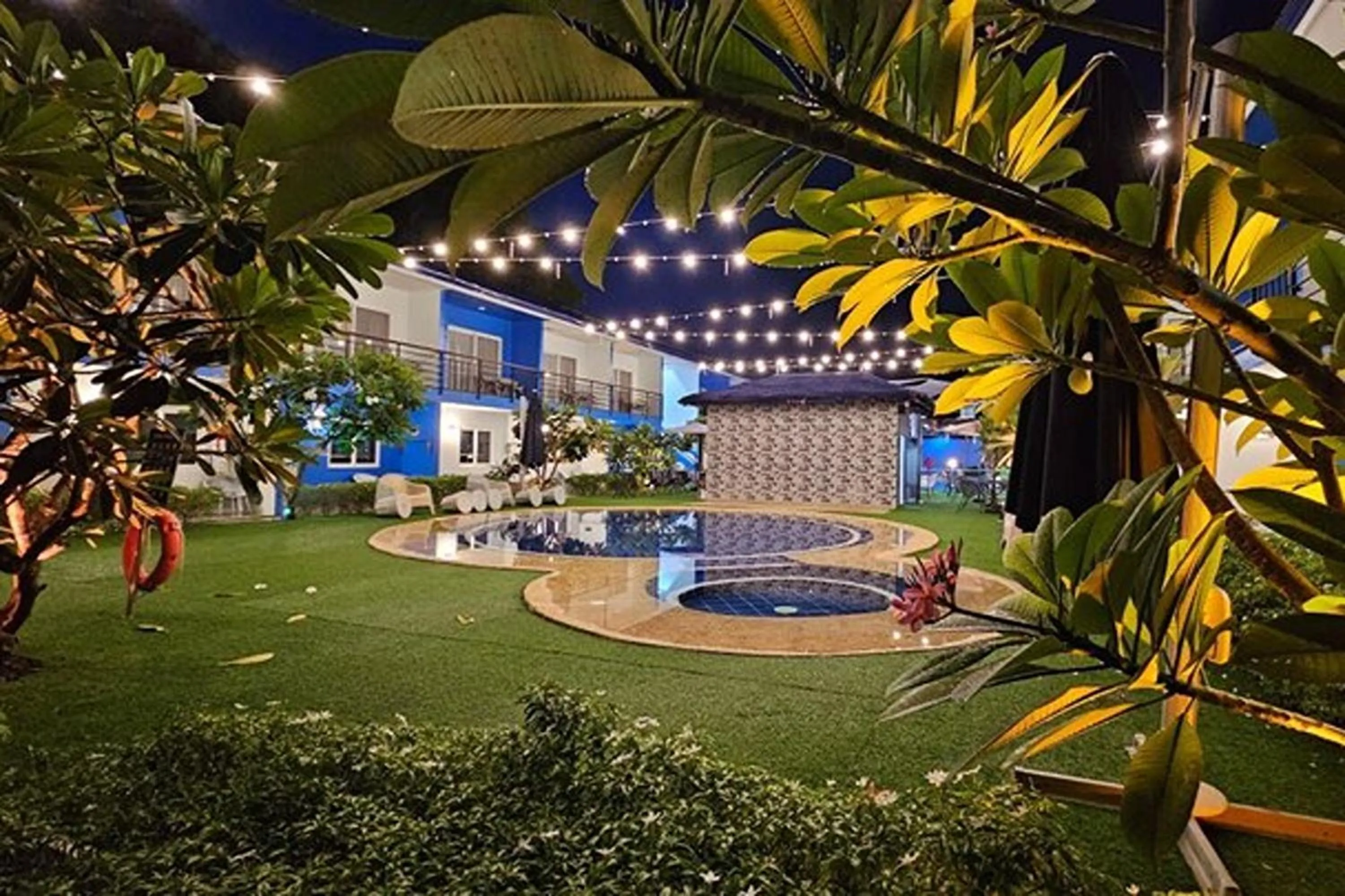 Property building in Casa Blu Hotel & Resort