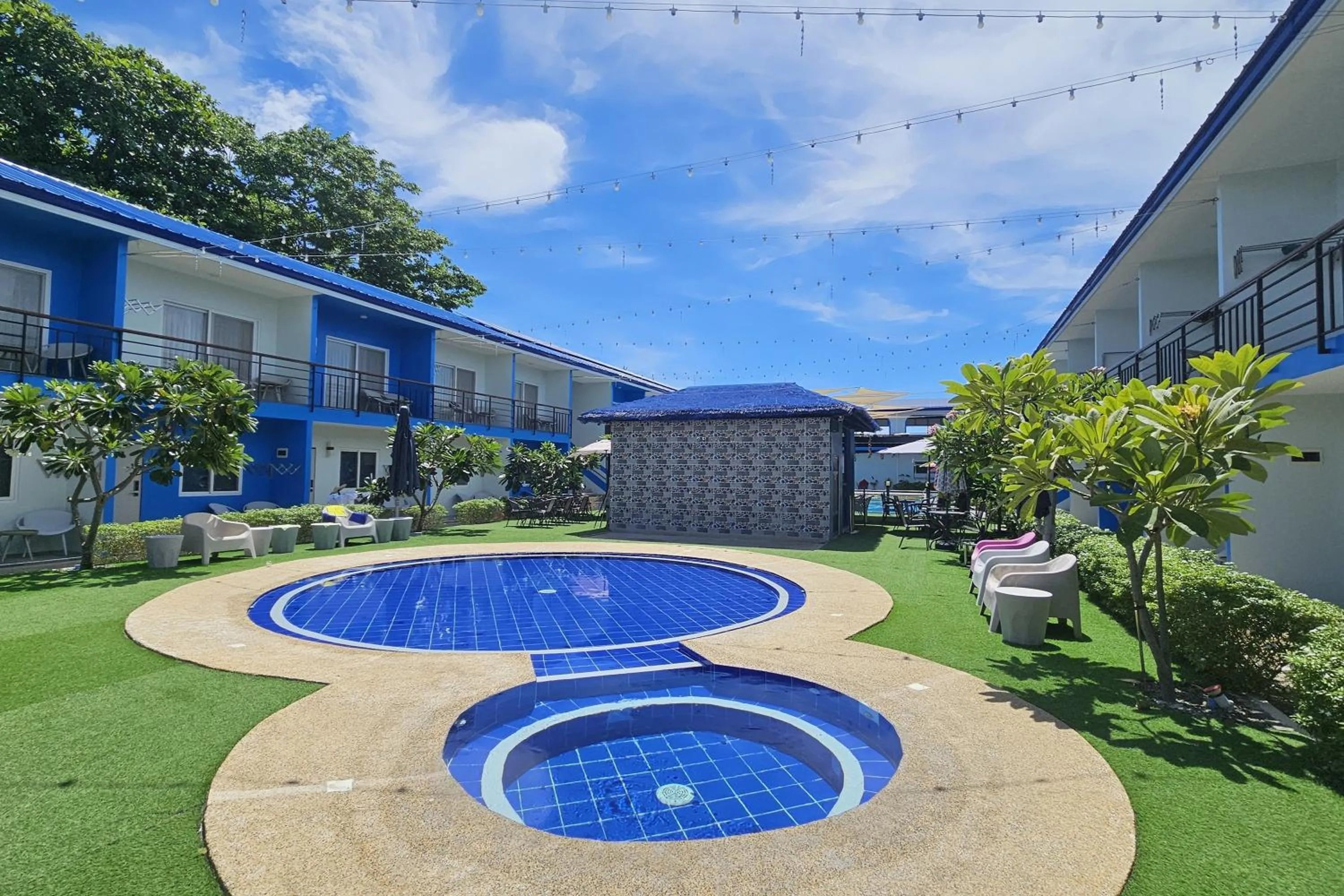 Swimming pool in Casa Blu Hotel & Resort