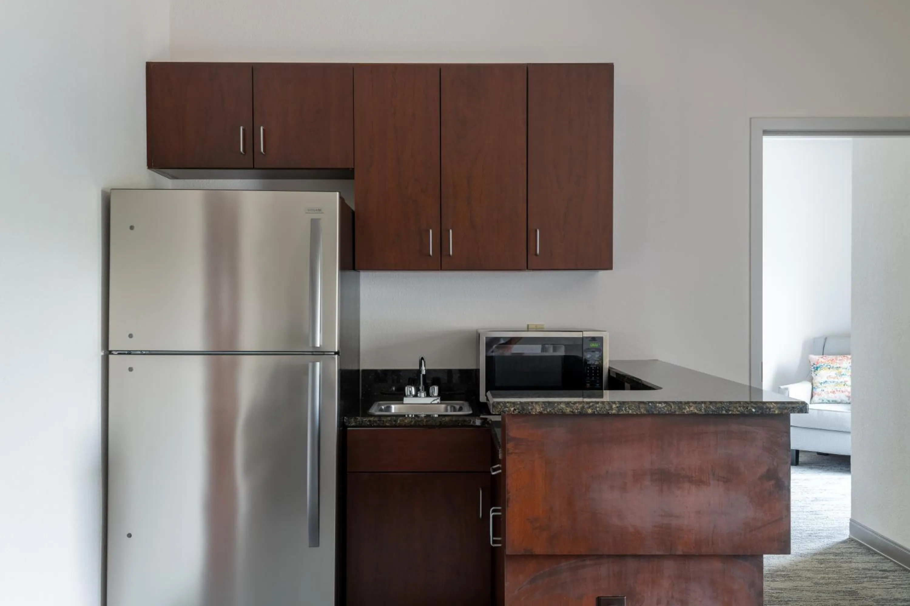 Kitchen or kitchenette in TRYP by Wyndham Tallahassee North I-10 Capital Circle