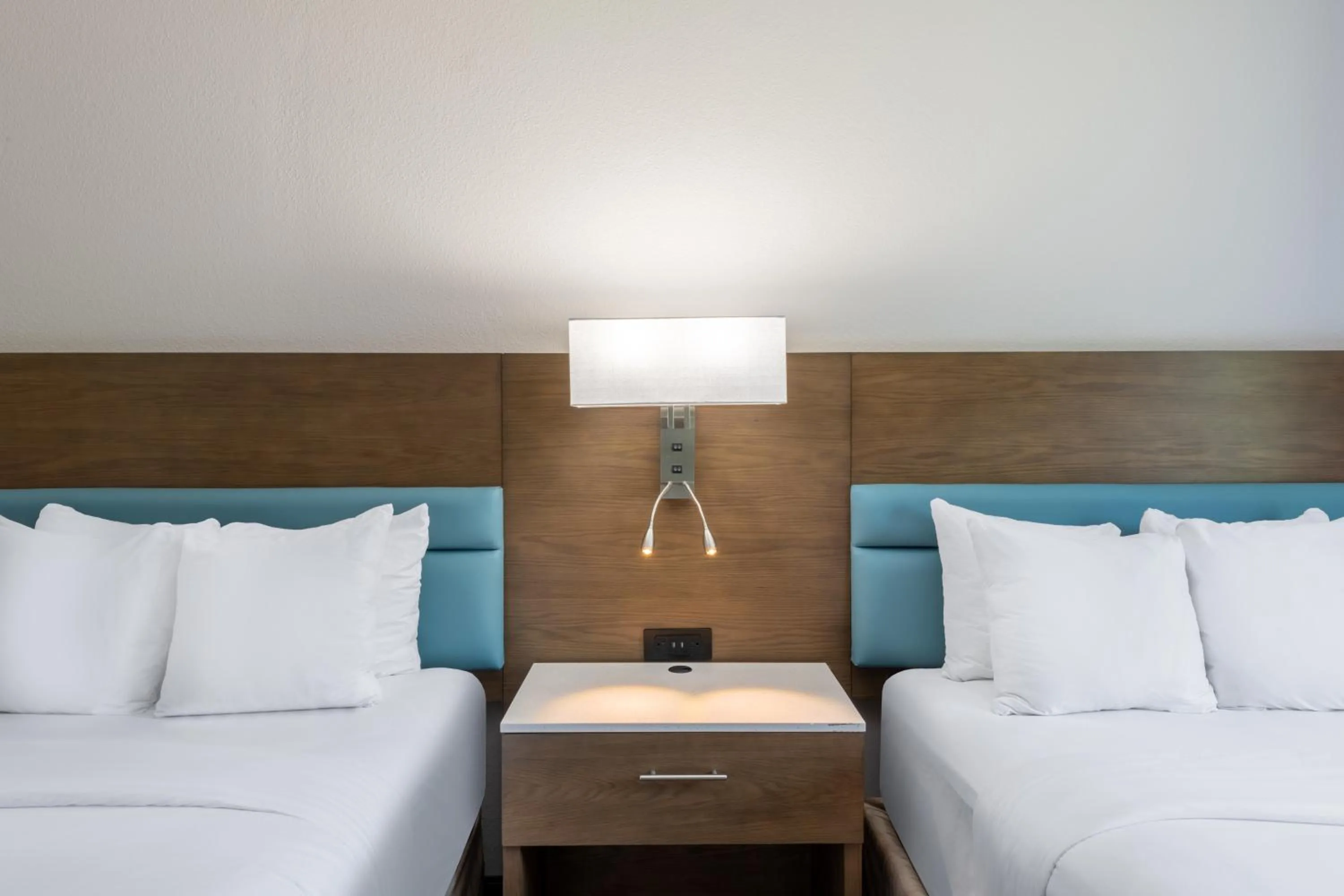 Bed in TRYP by Wyndham Tallahassee North I-10 Capital Circle