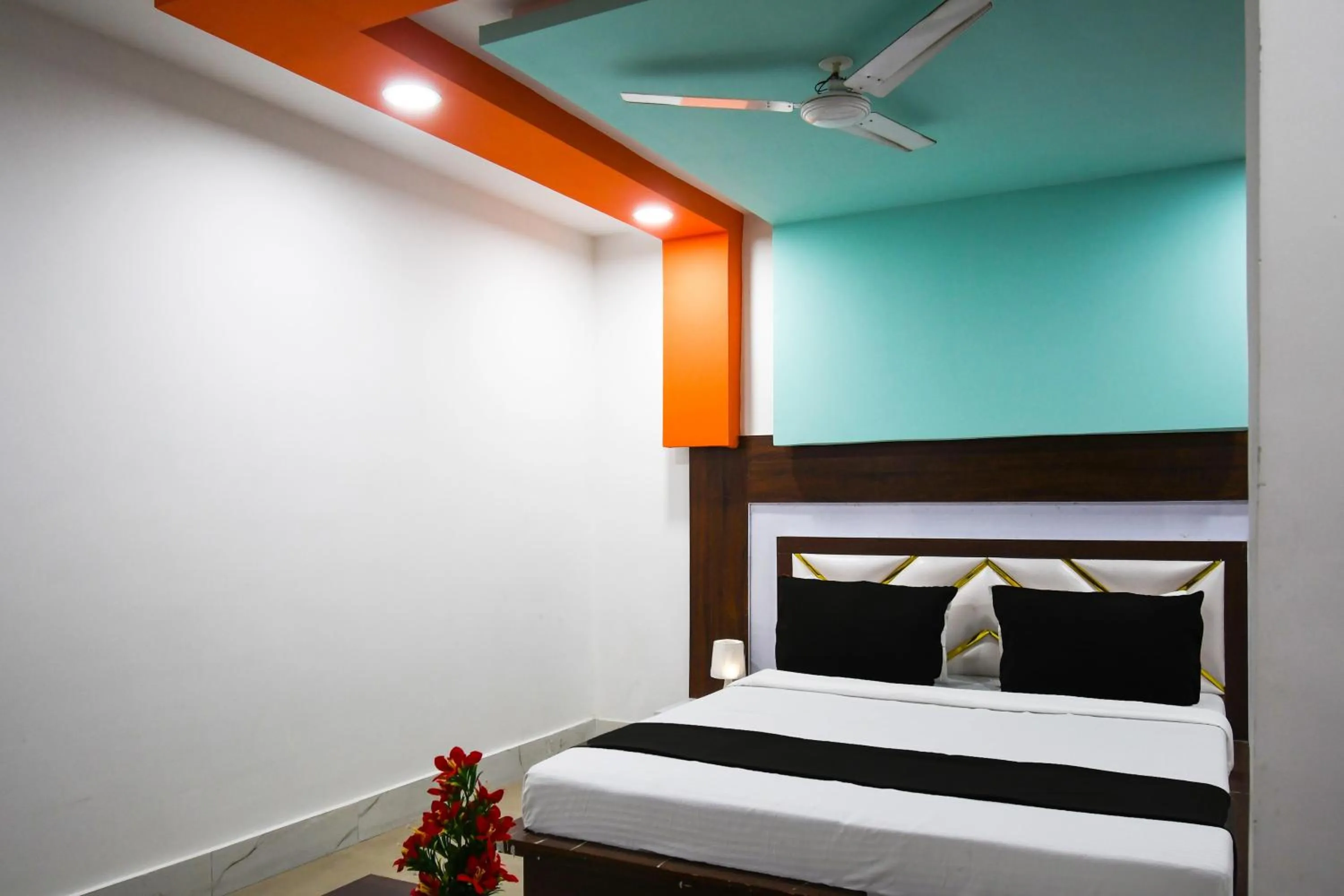 Bedroom, Bed in Hotel O by OYO The Royal Velvet