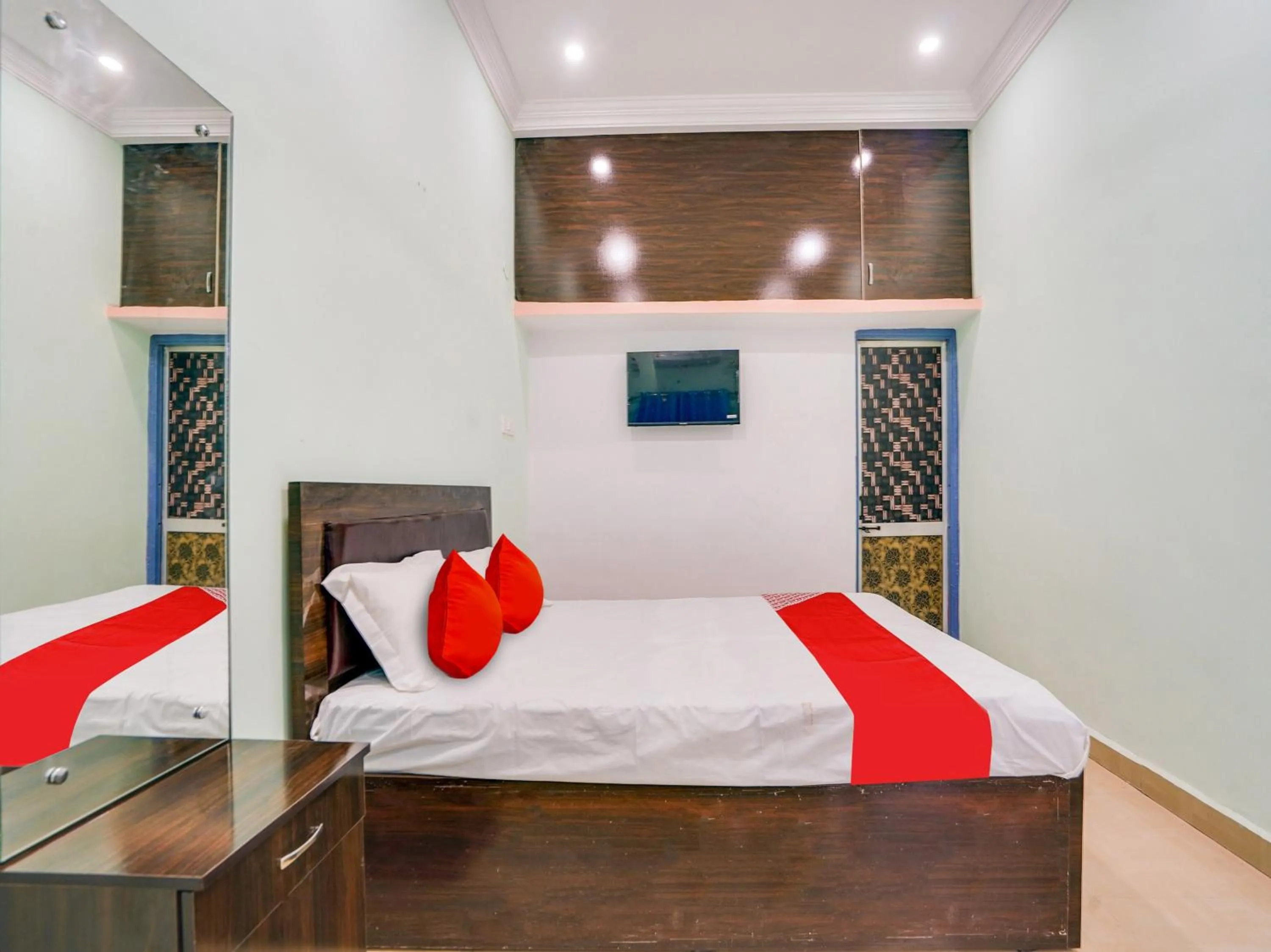 Bedroom, Bed in Hotel O Kanha