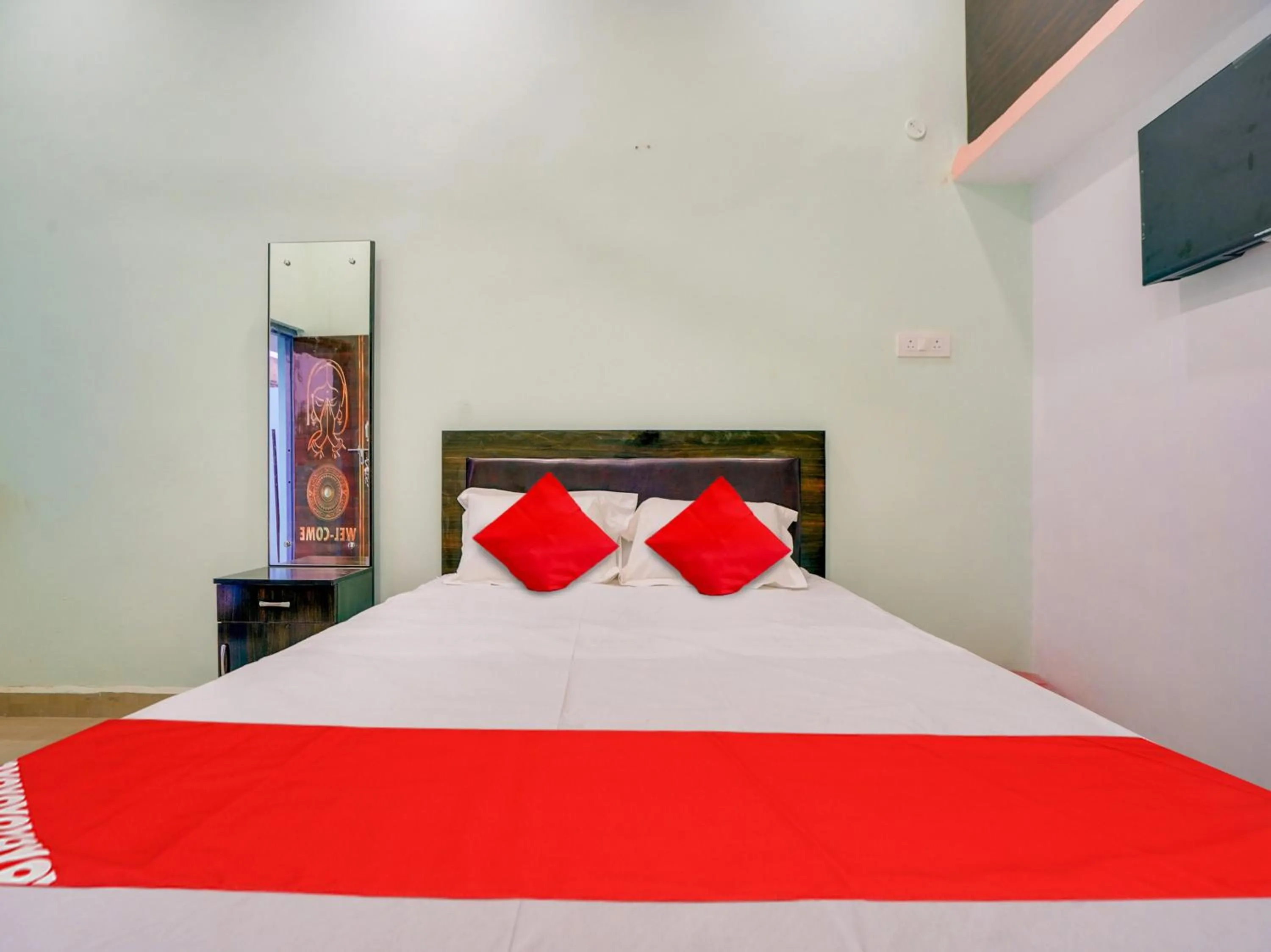 Bedroom, Bed in Hotel O Kanha