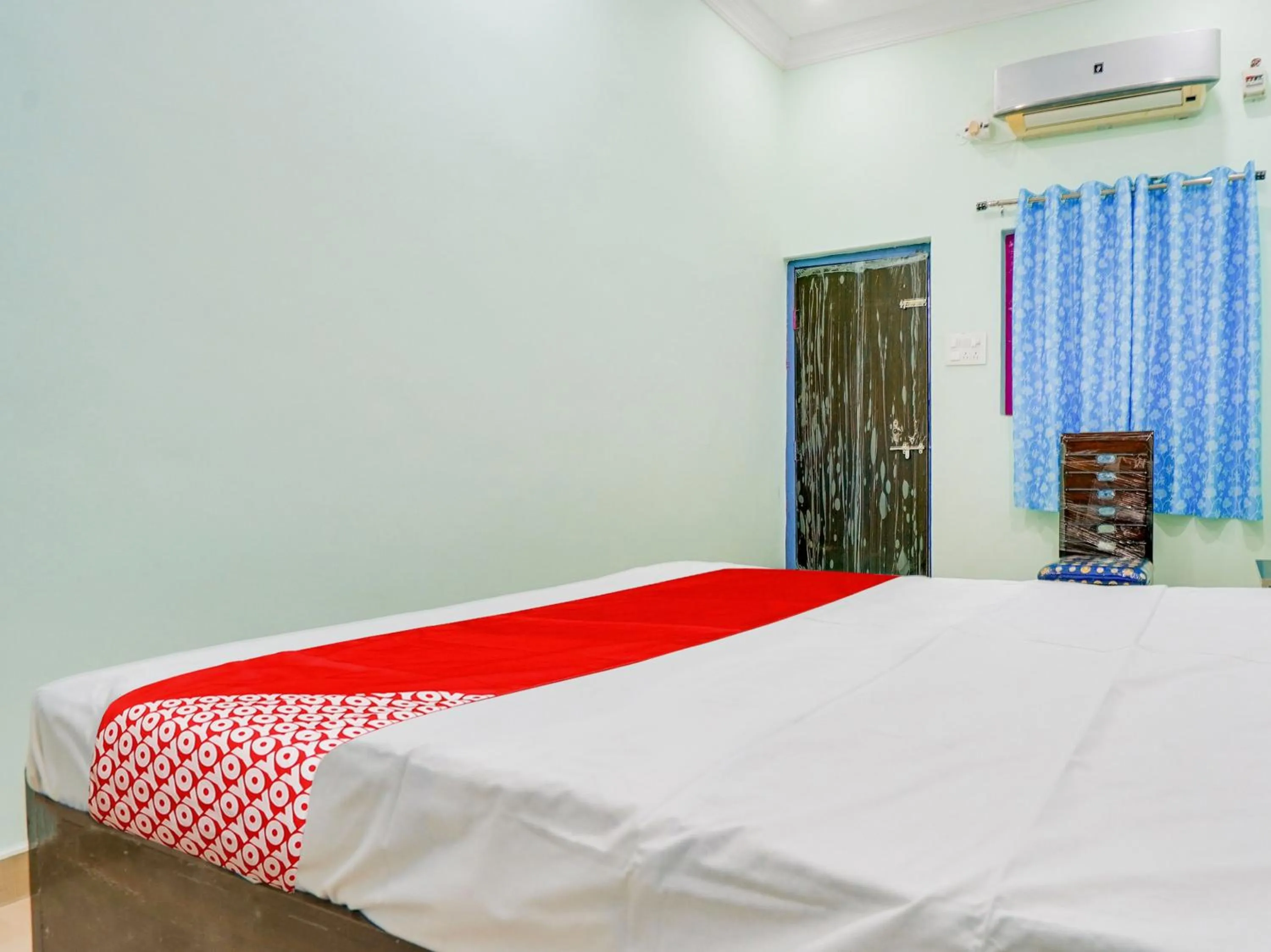 Bedroom, Bed in Hotel O Kanha