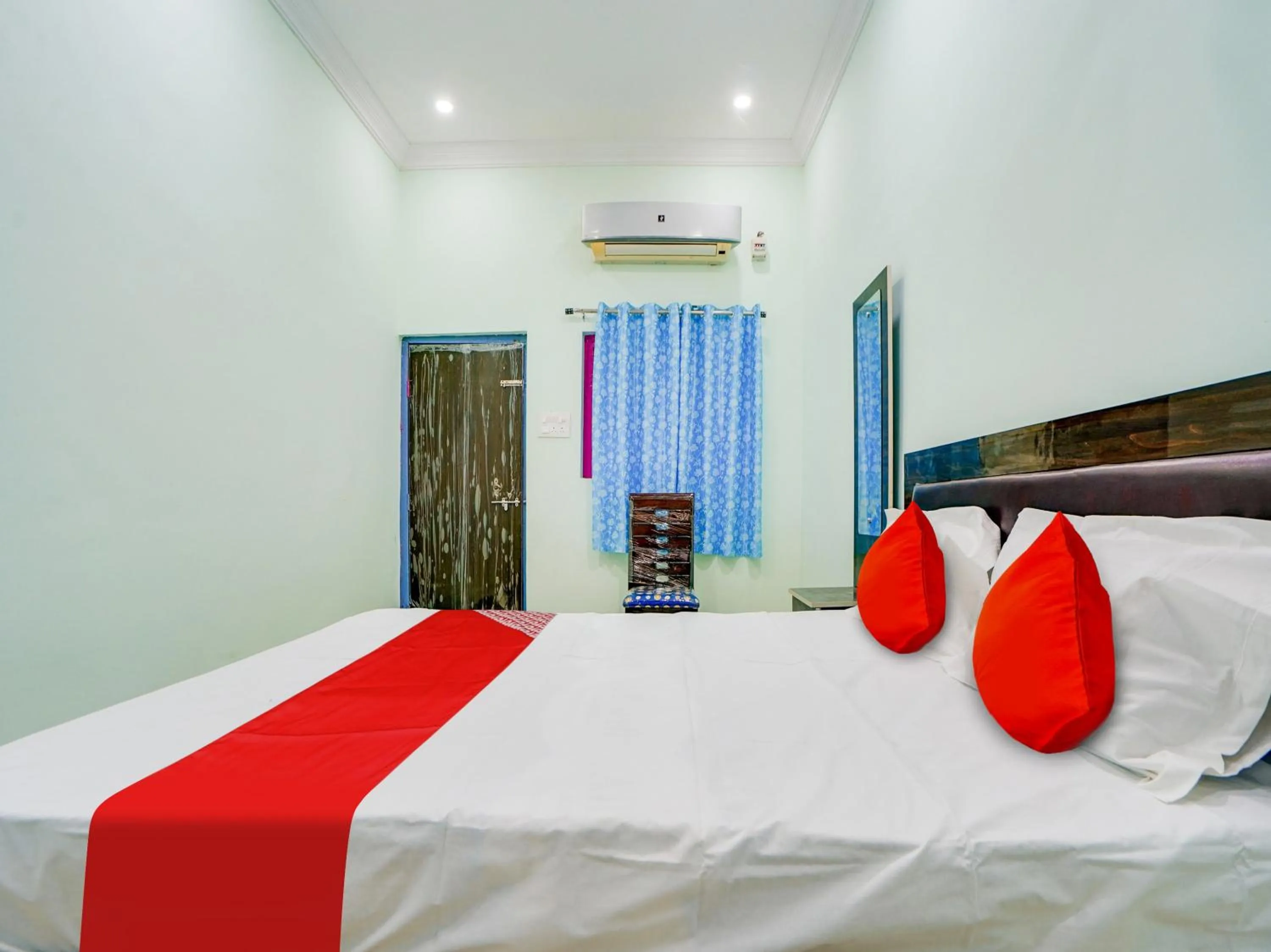 Bedroom, Bed in Hotel O Kanha