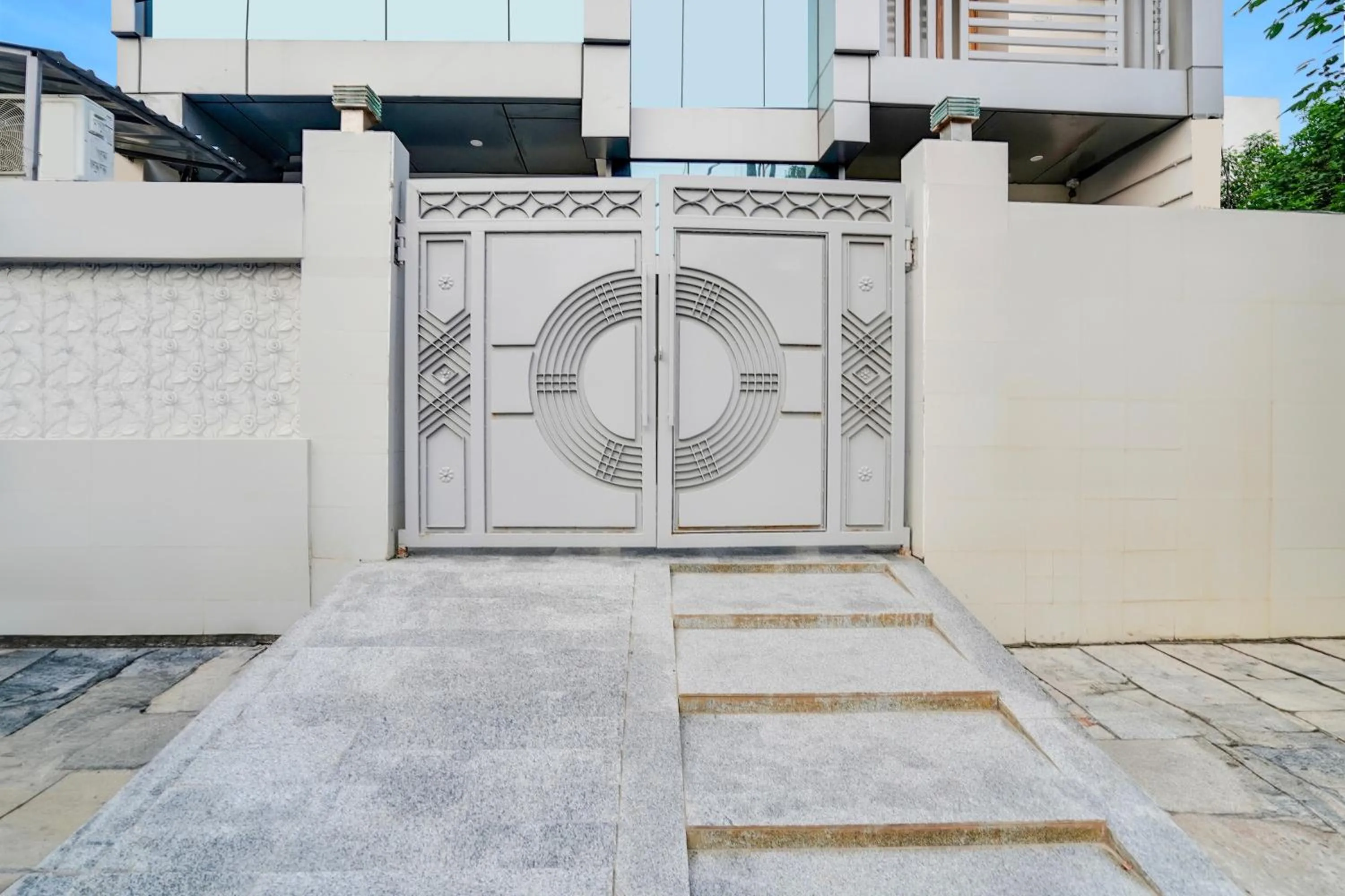 Facade/entrance in Super Townhouse Sector 63 A Noida