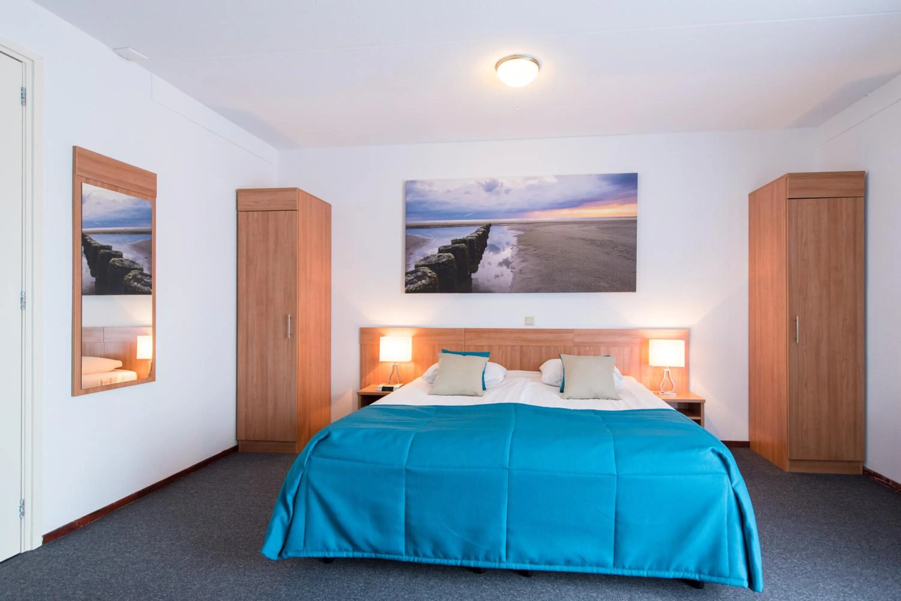 Photo of the whole room, Bed in Hotel Nes